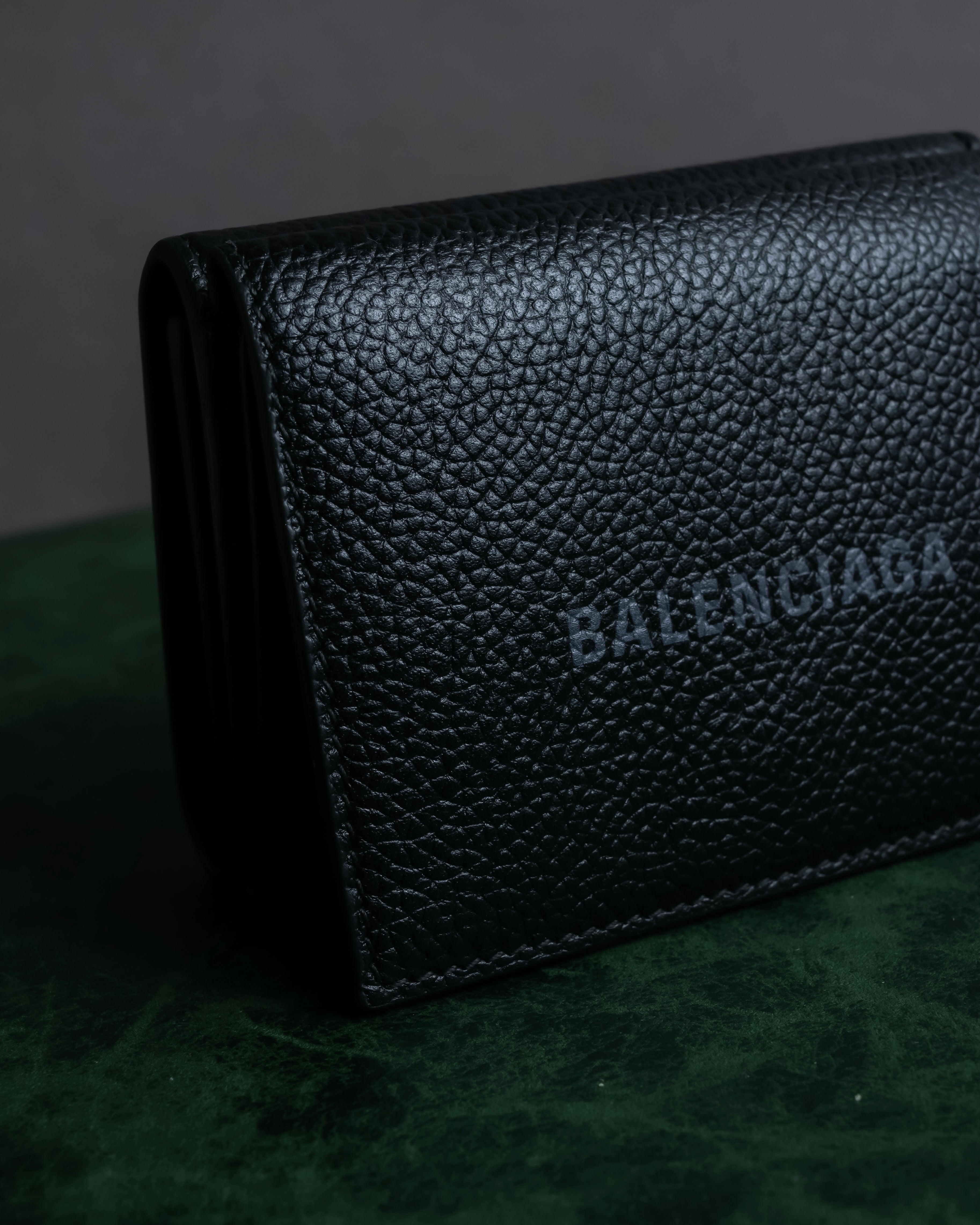 "BALENCIAGA" Logo engraved compact leather tri-fold wallet
