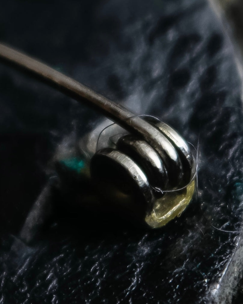 "Y's" Black leather flower motif design brooch