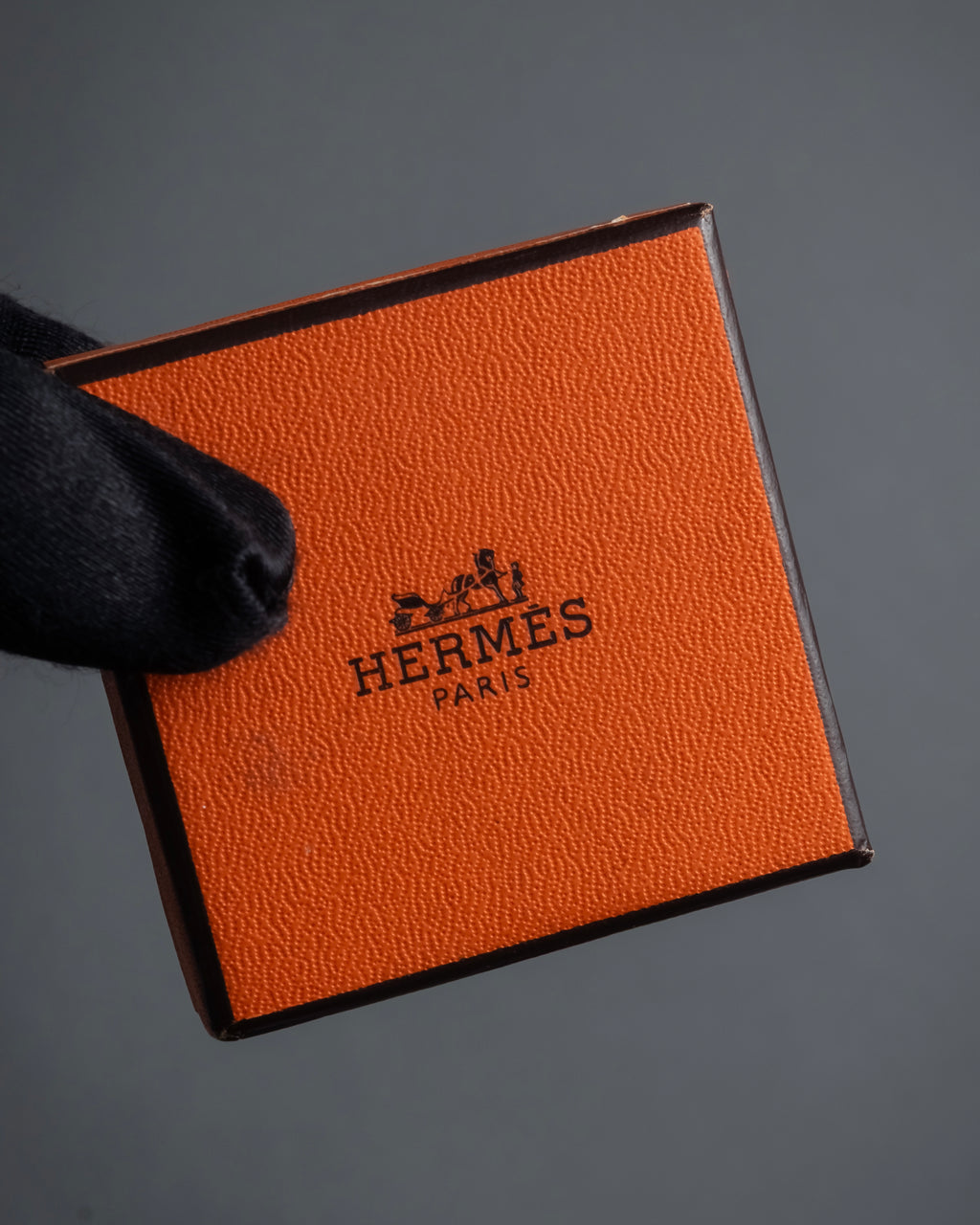 "HERMES" Drum-shaped calf leather scarf ring