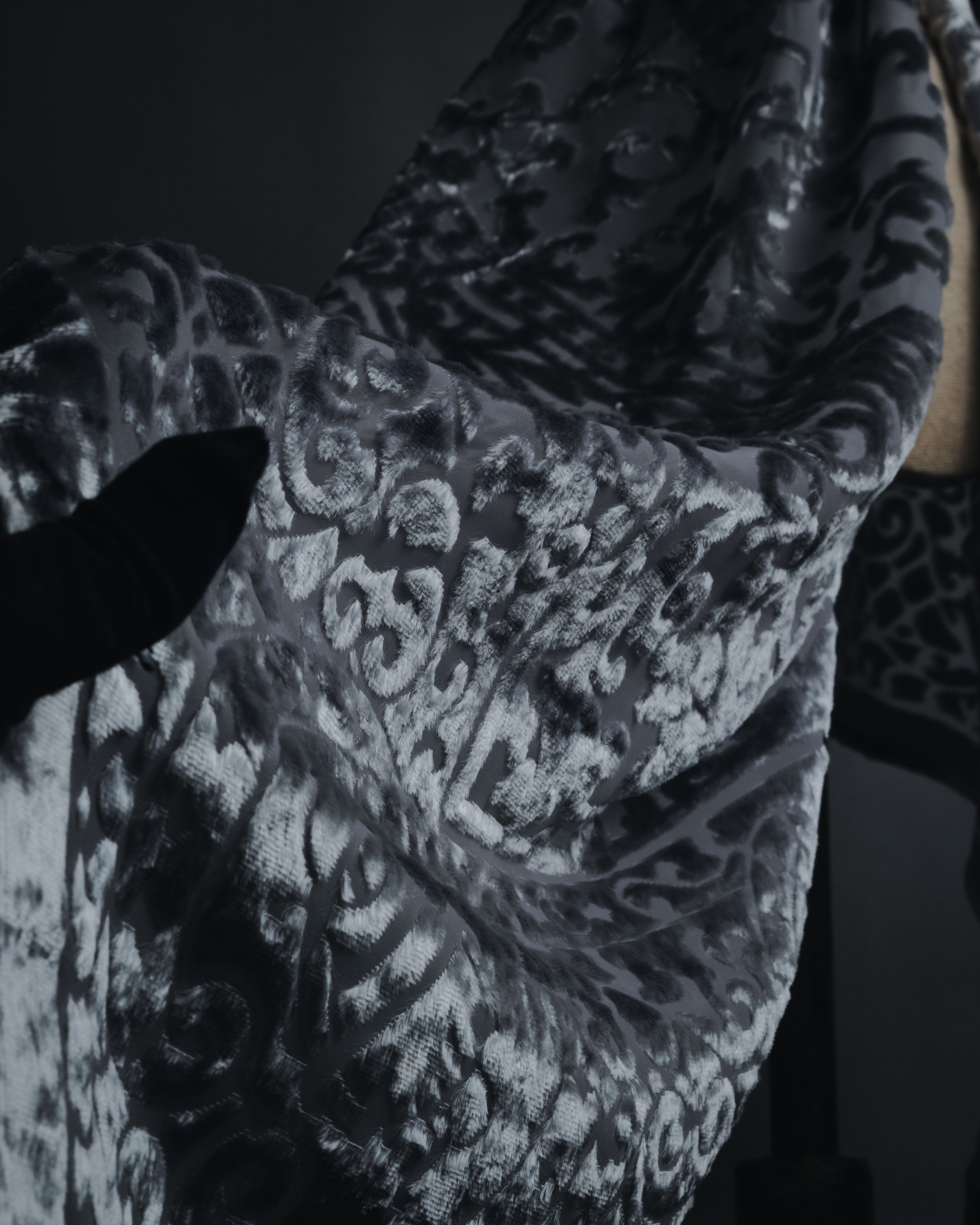 "Christian Dior" 80’s-90’s Burnout velvet arabesque logo stole