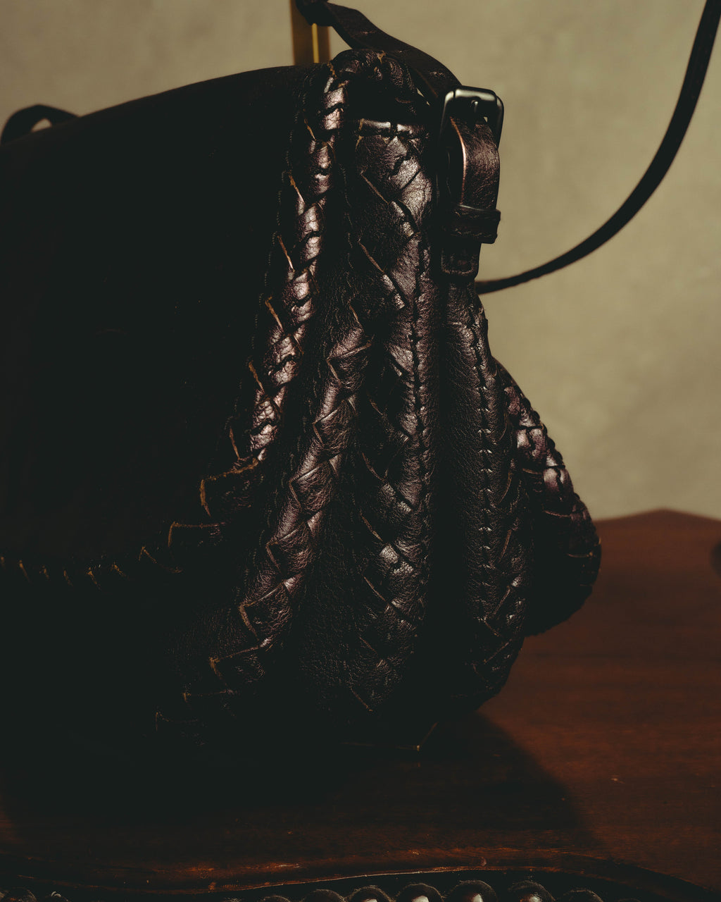 “BOTTEGA VENETA” 10’s Iridescent calfskin intrecciato trim crossbody bag