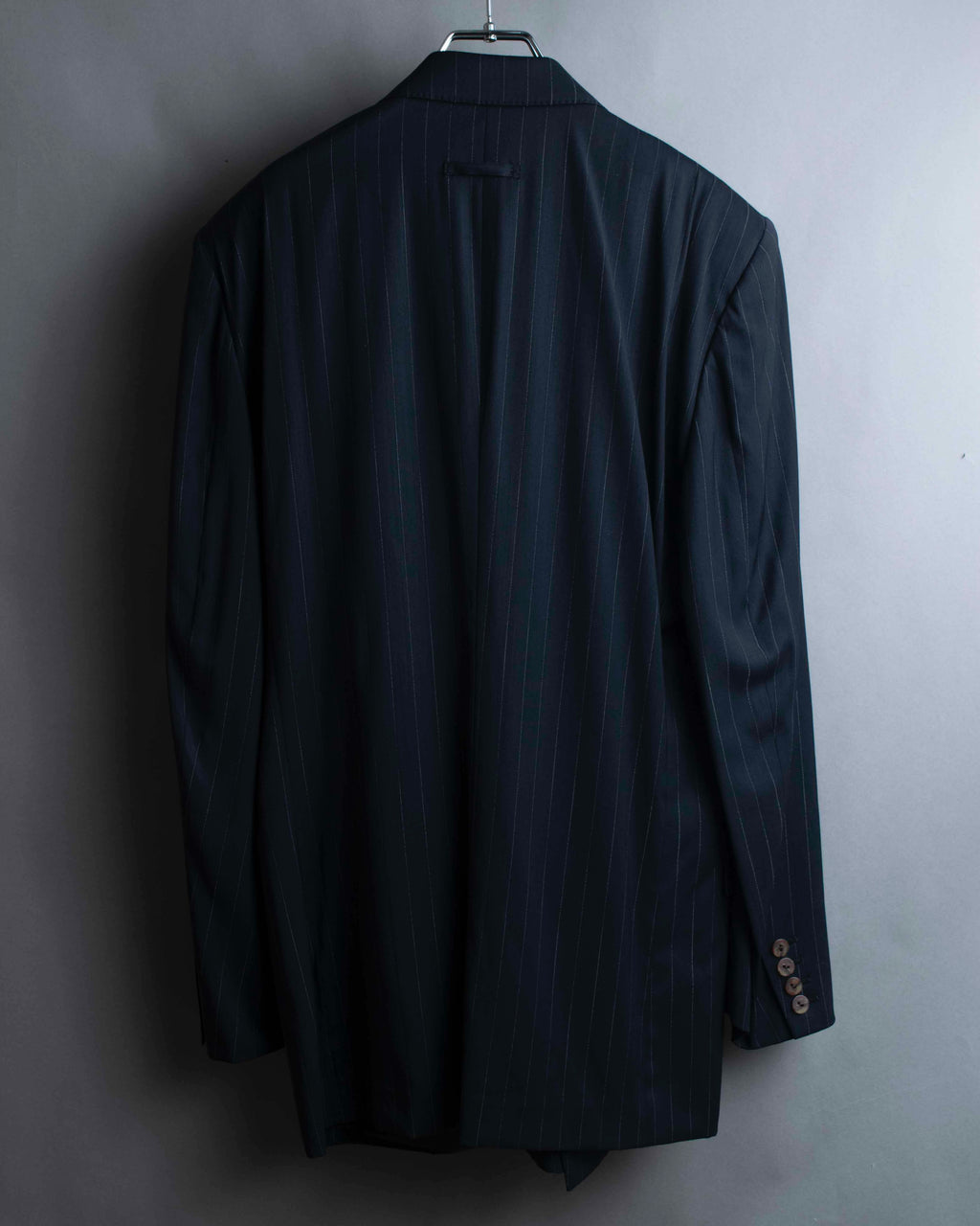 "JEAN PAUL GAULTIER HOMME"
Oversized shadow stripe set up