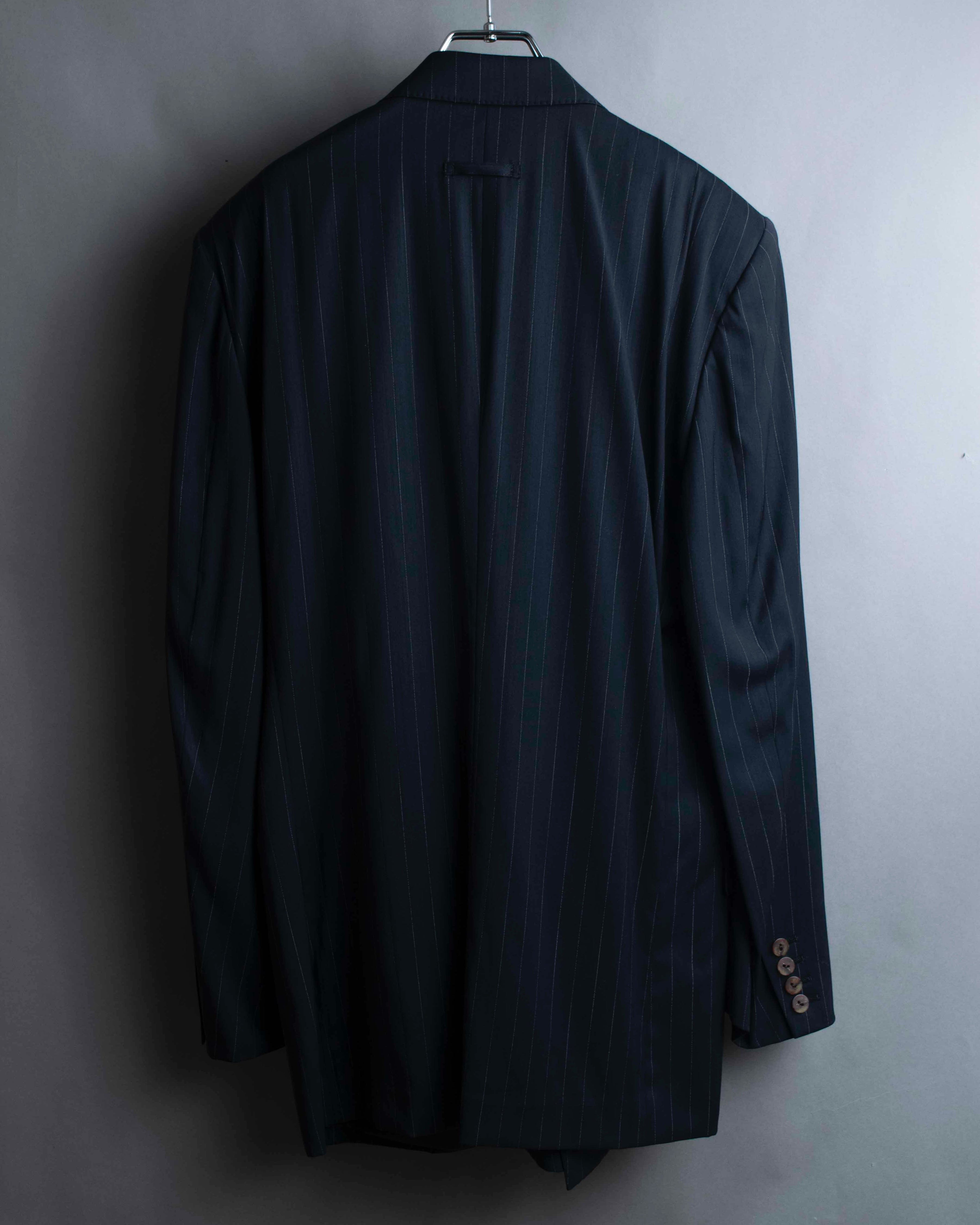 "JEAN PAUL GAULTIER HOMME"
Oversized shadow stripe set up