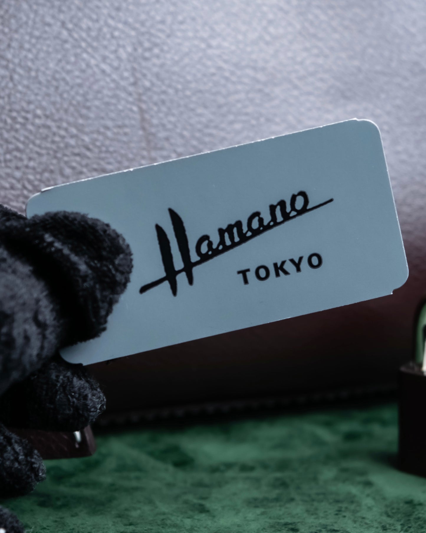 "HAMANO TOKYO" Trapezoidal shape iconic hardware leather one handle bag