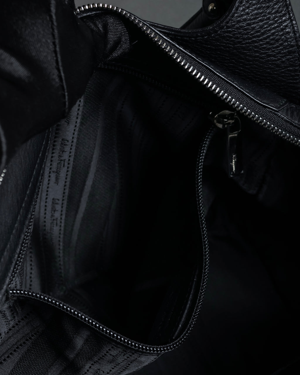 "Salvatore Ferragamo" Gancini motif gathered design leather bag