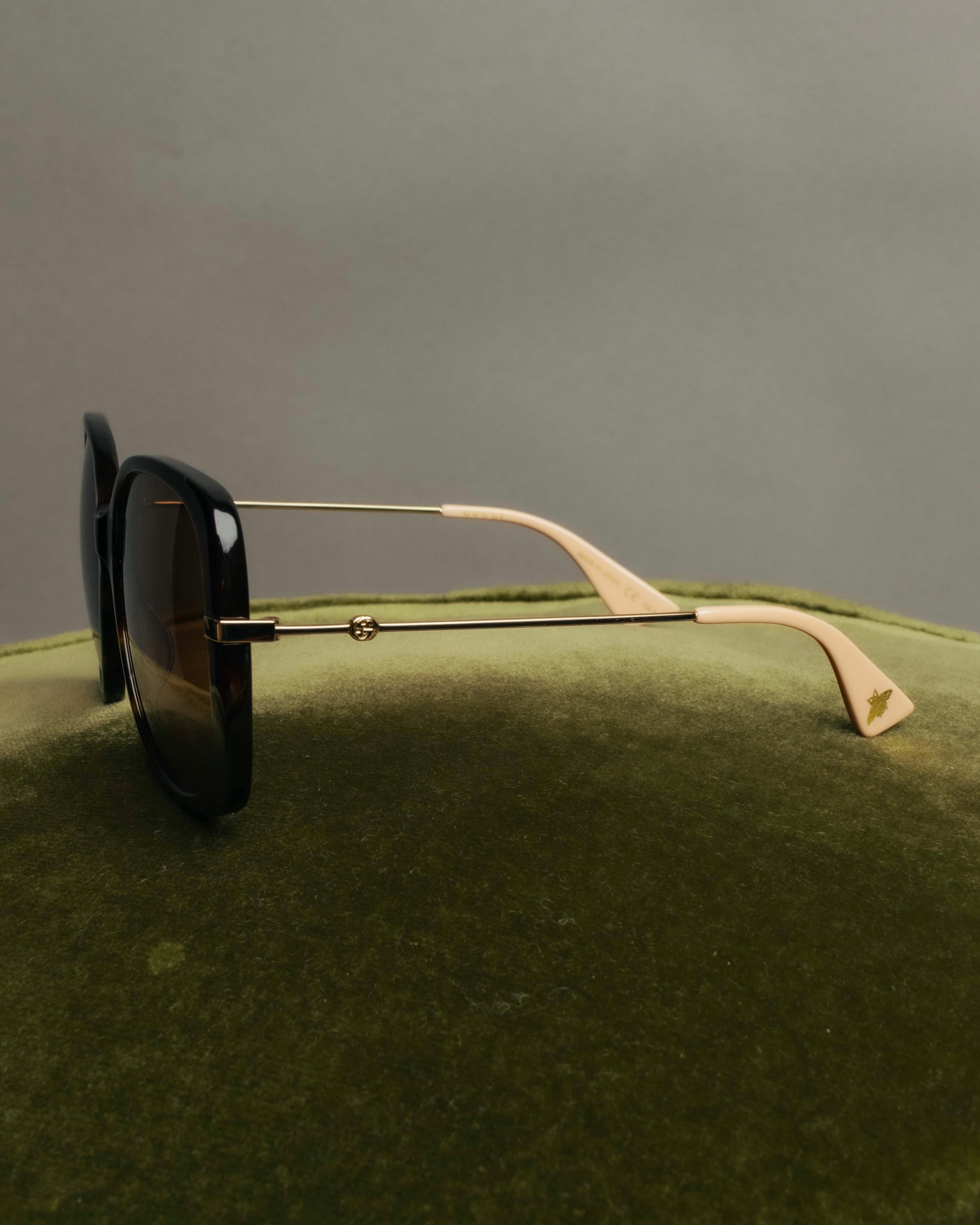 "GUCCI" 10's-20's Oversized square sunglasses