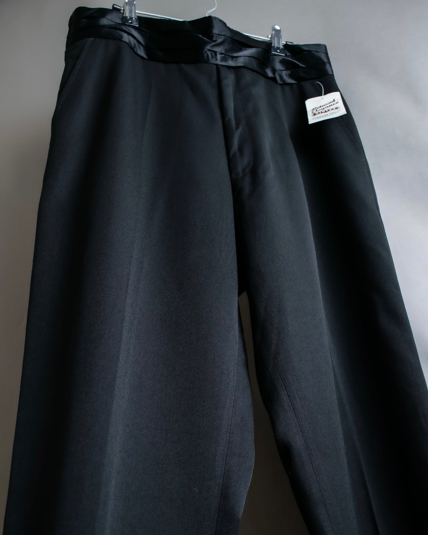 "SISLEY" Waistline switching design wide tapered slacks