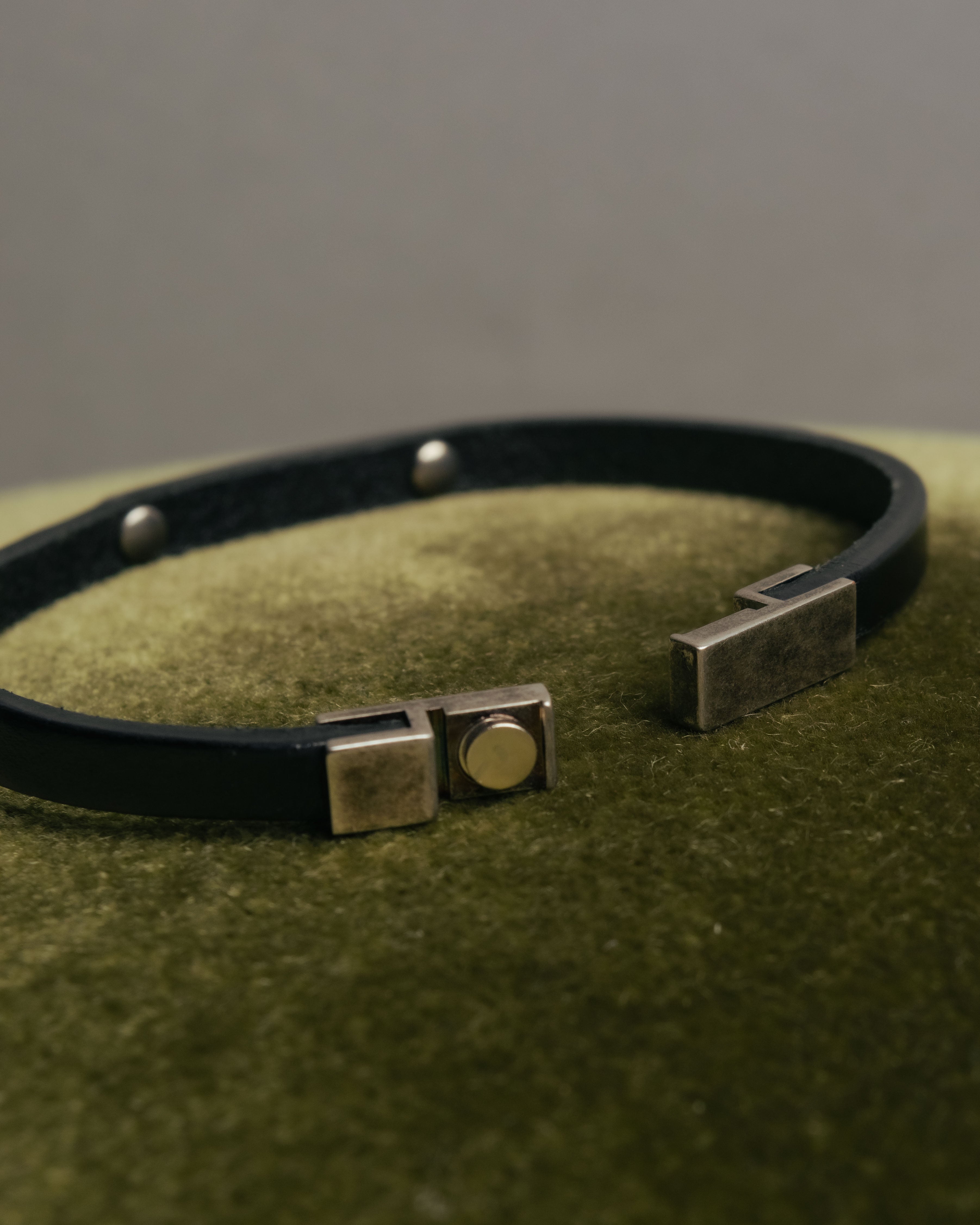 "Saint Laurent" 10's ID metal plate leather bracelet