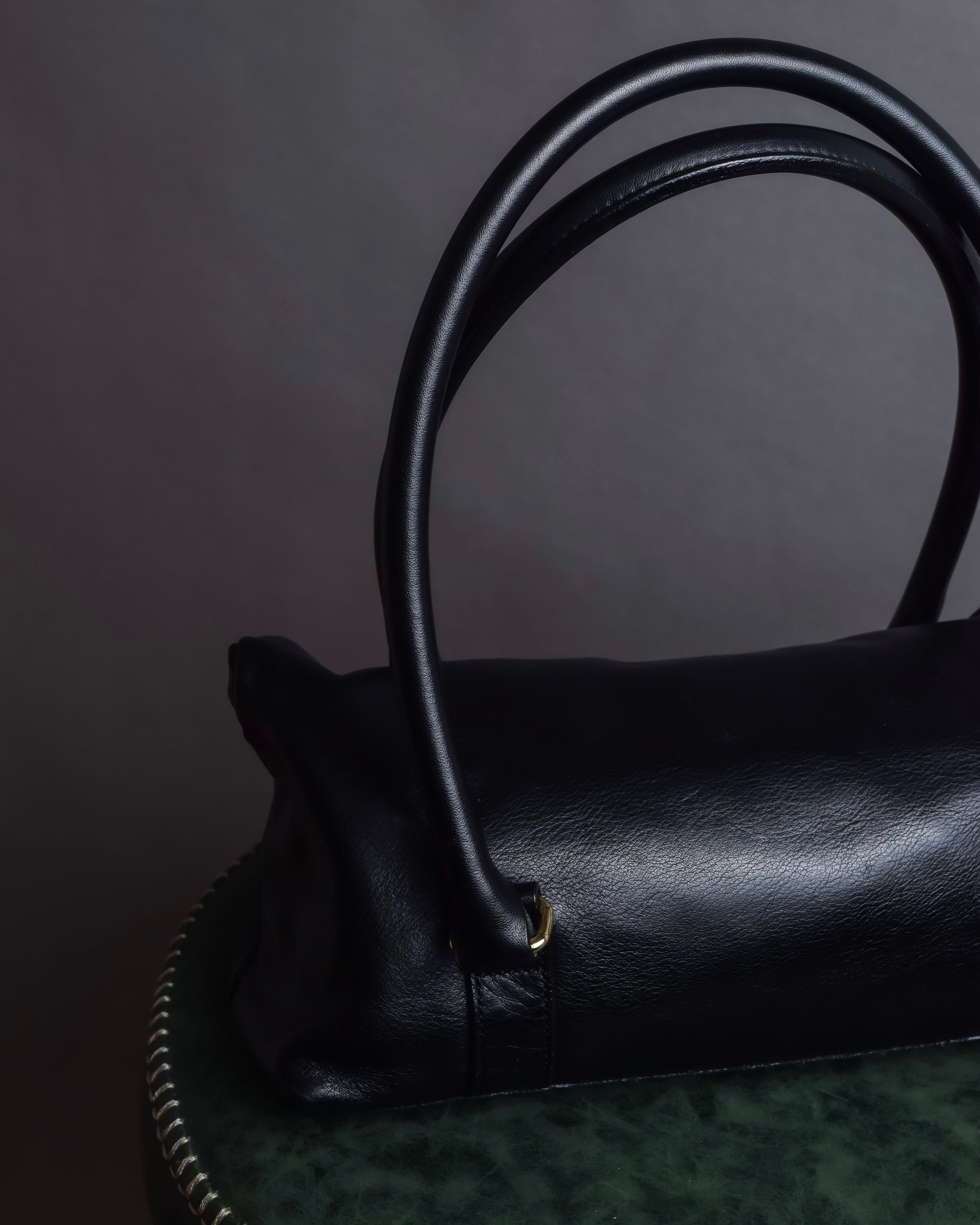 "ADMJ" Gold clasp grain leather shoulder bag