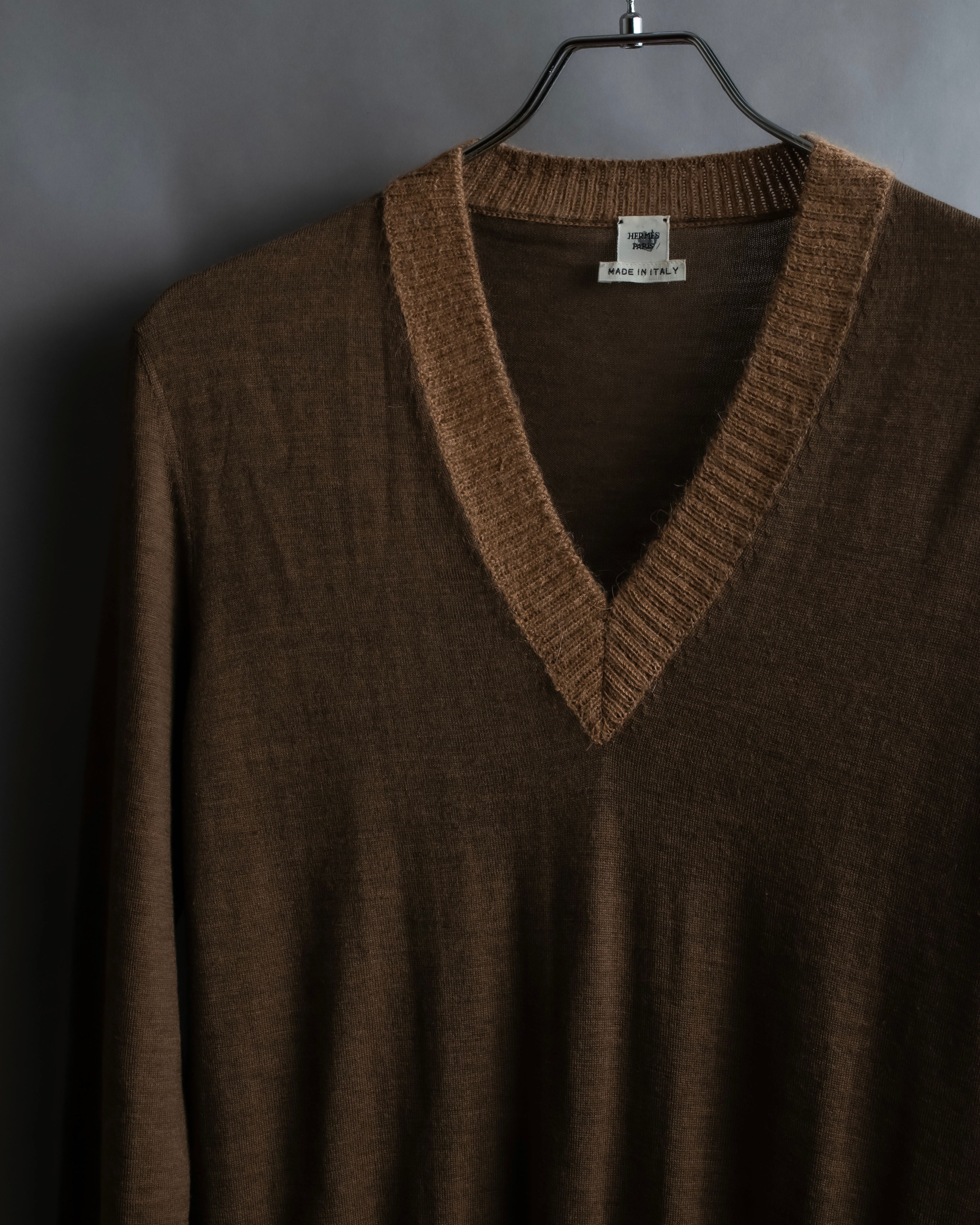 "HERMES" Gaultier period H logo engraved V-neck knit