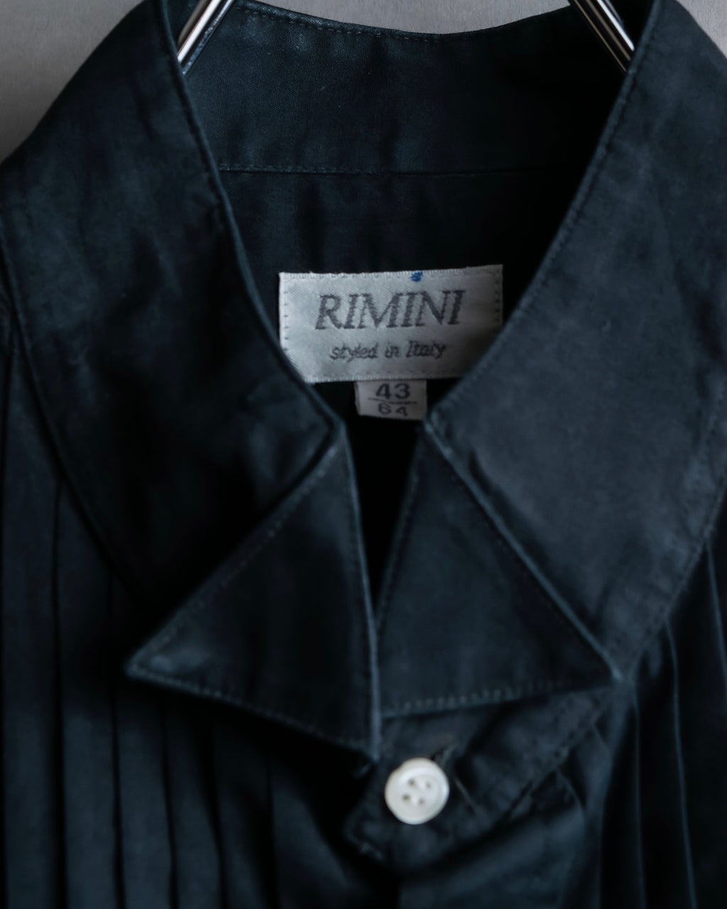 "RIMINI" Wing color pin tuck design shirt