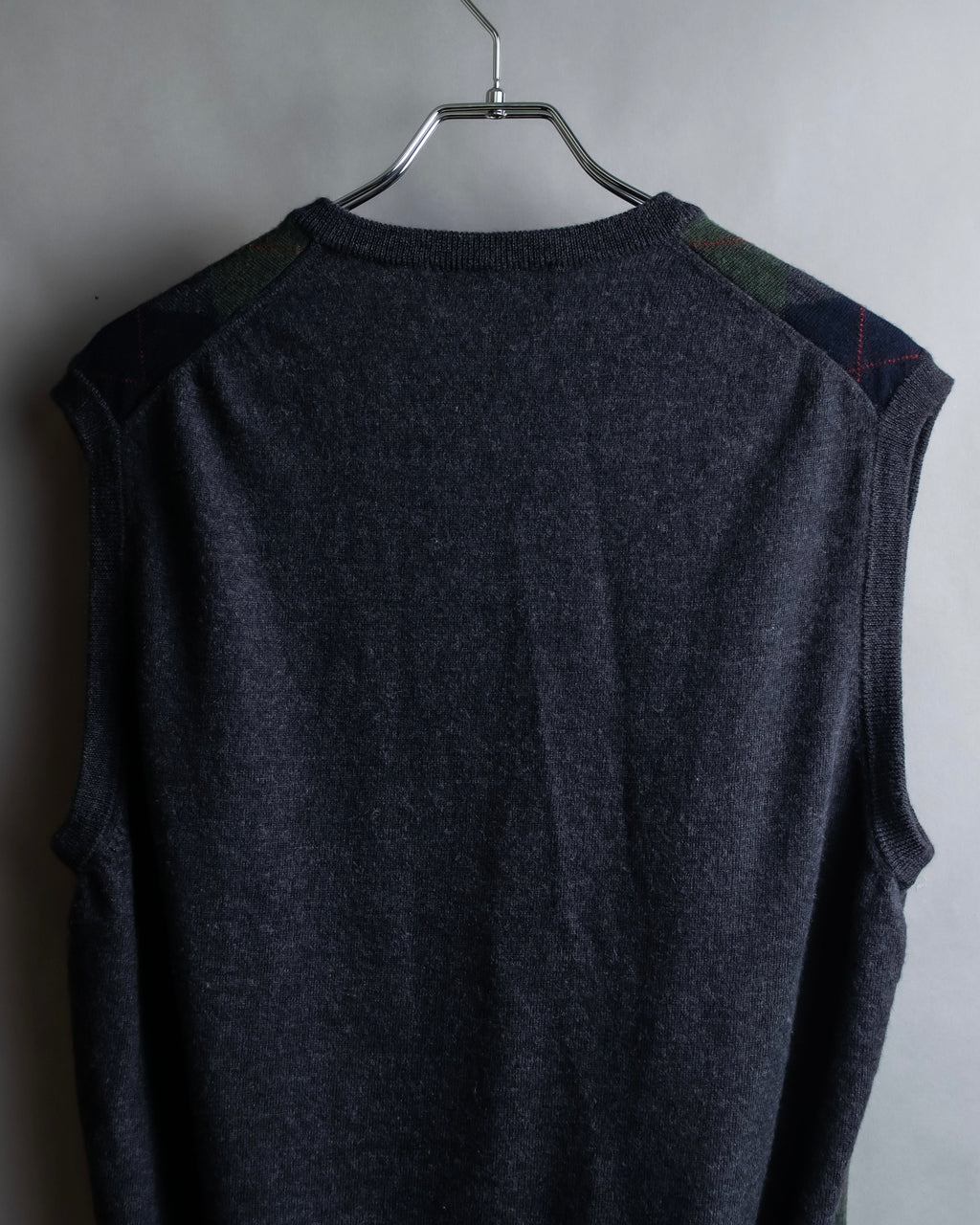 "Vintage argyle pattern knit vest"