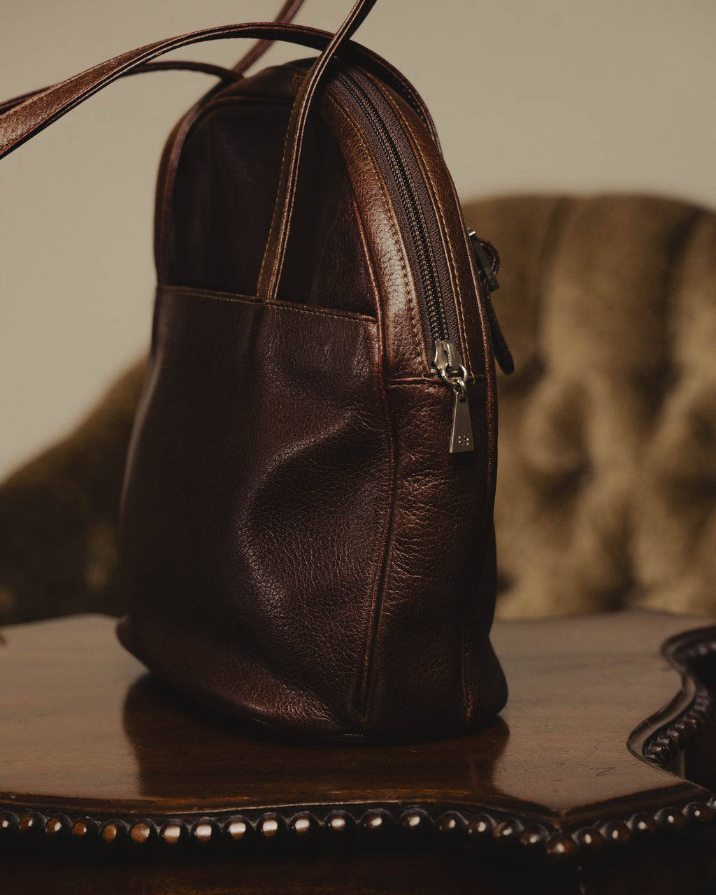 “BALENCIAGA” 80’s rounded dome leather shoulder bag