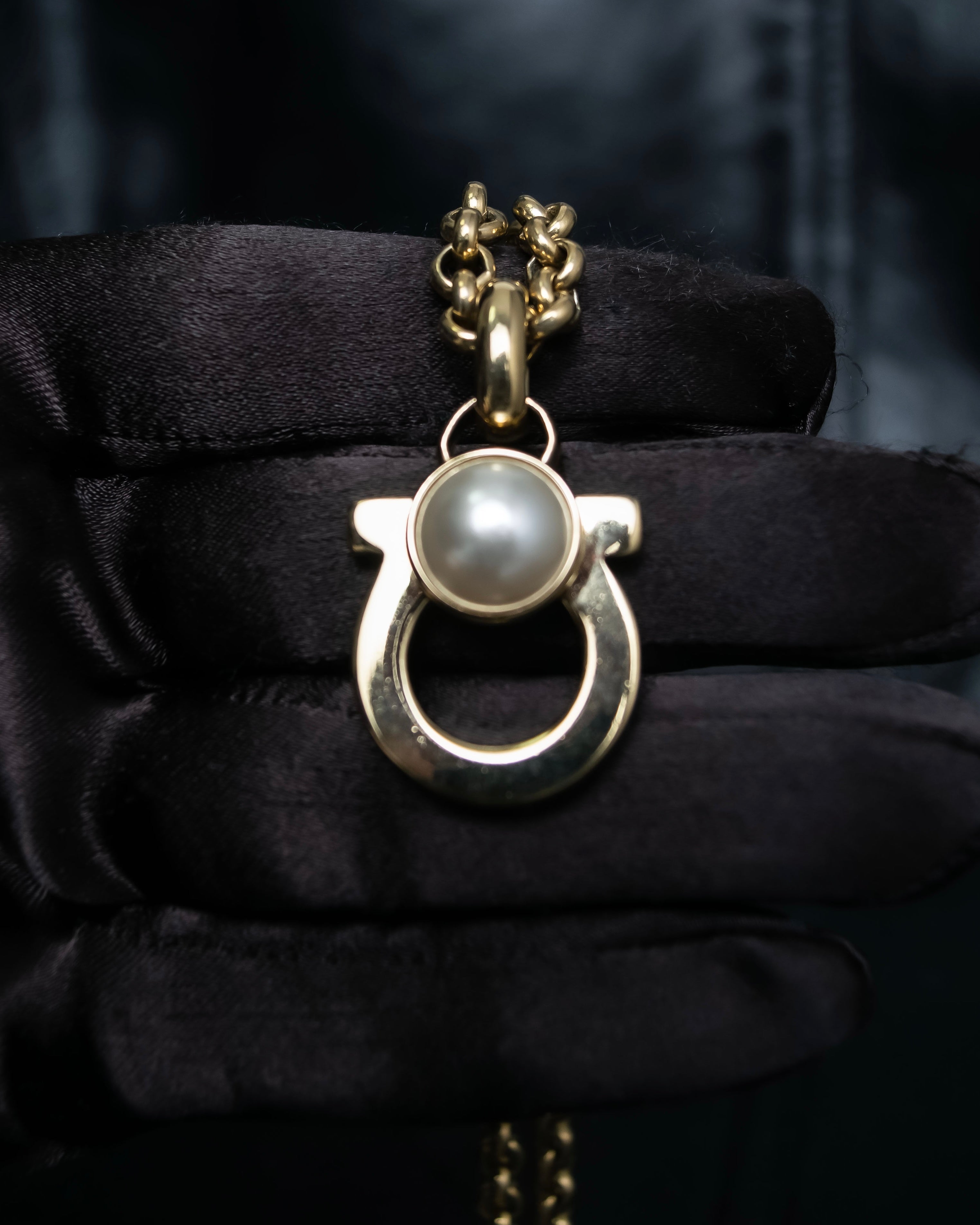 "Salvatore Ferragamo" Gancini design necklace