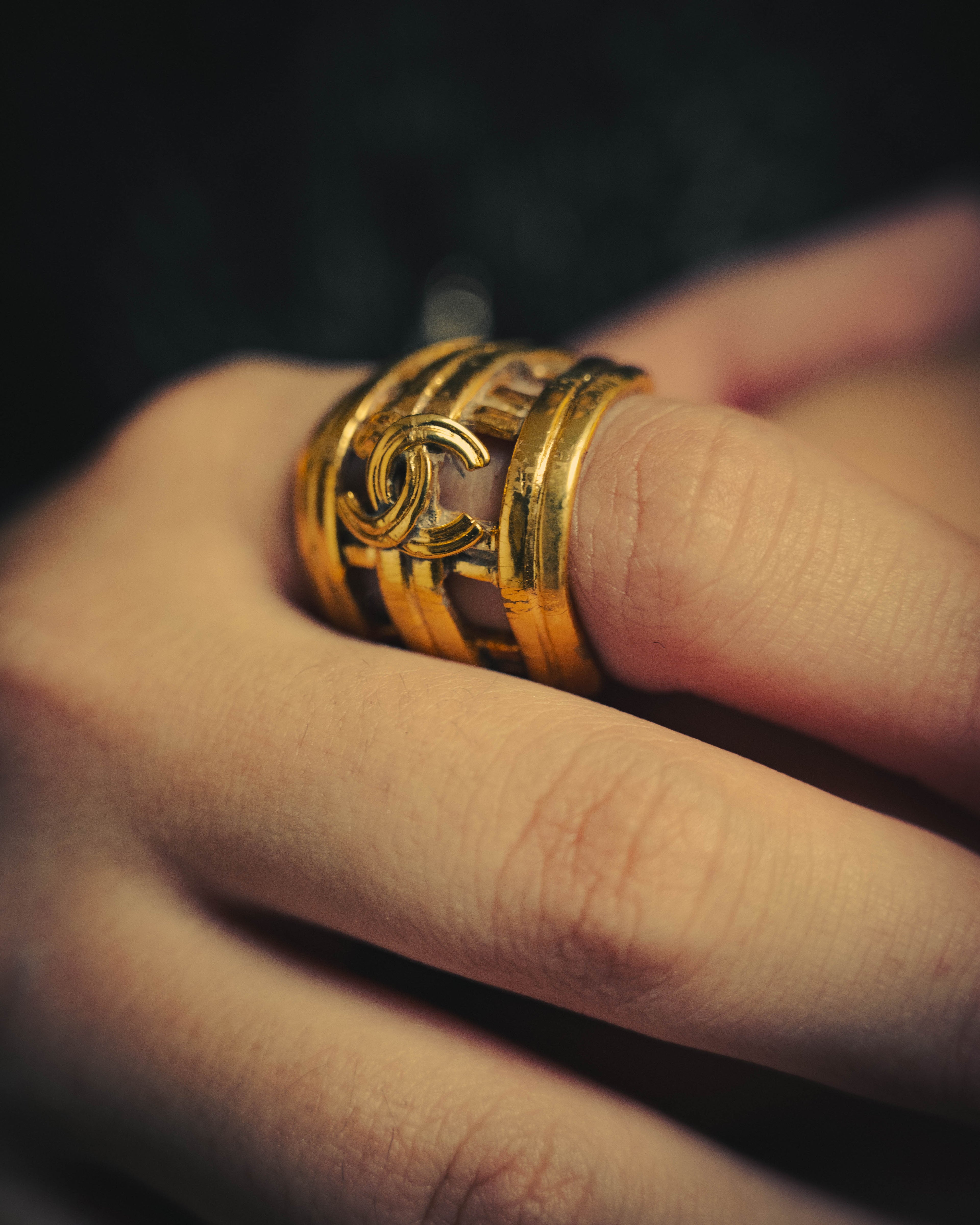 -SPECIAL- “CHANEL” 1996 Spring Collection Lattice CC wide band ring