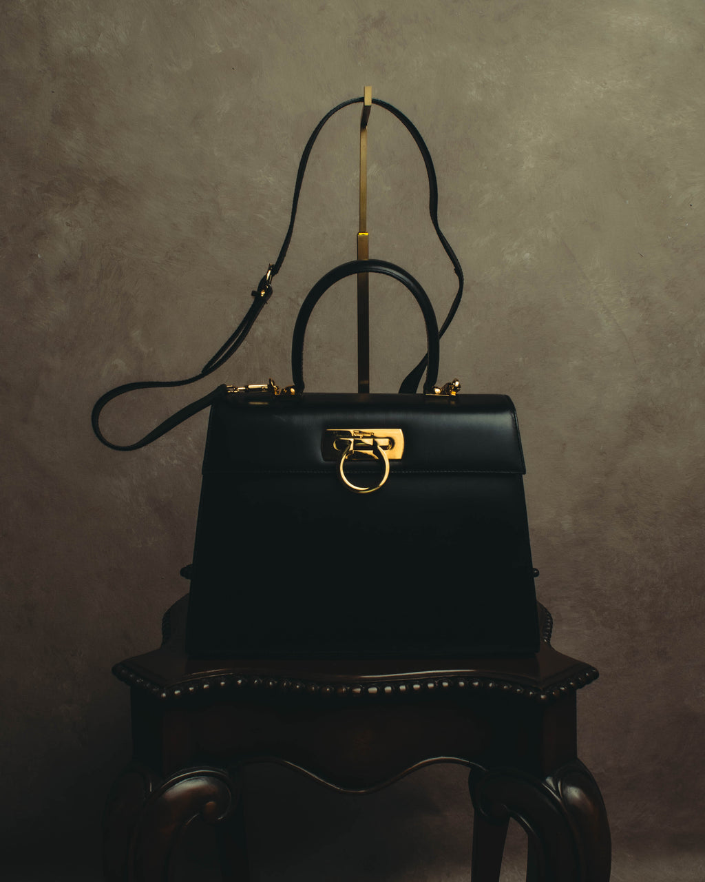 "Salvatore Ferragamo" 80's-90's Structured leather top handle bag