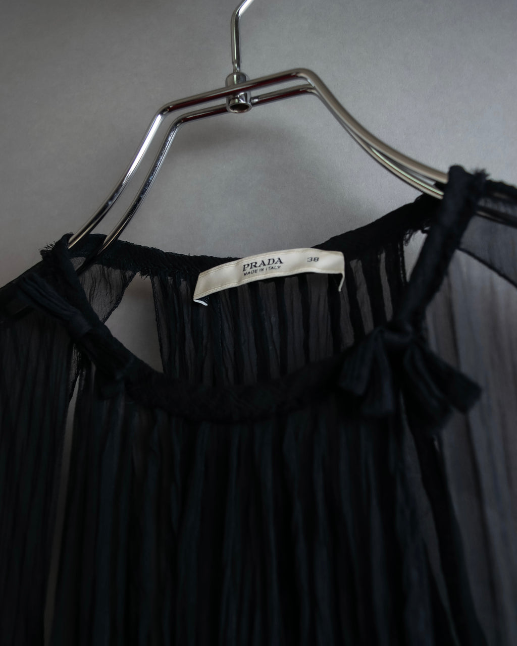 "PRADA" Gathered ribbon design puff sleeve dress