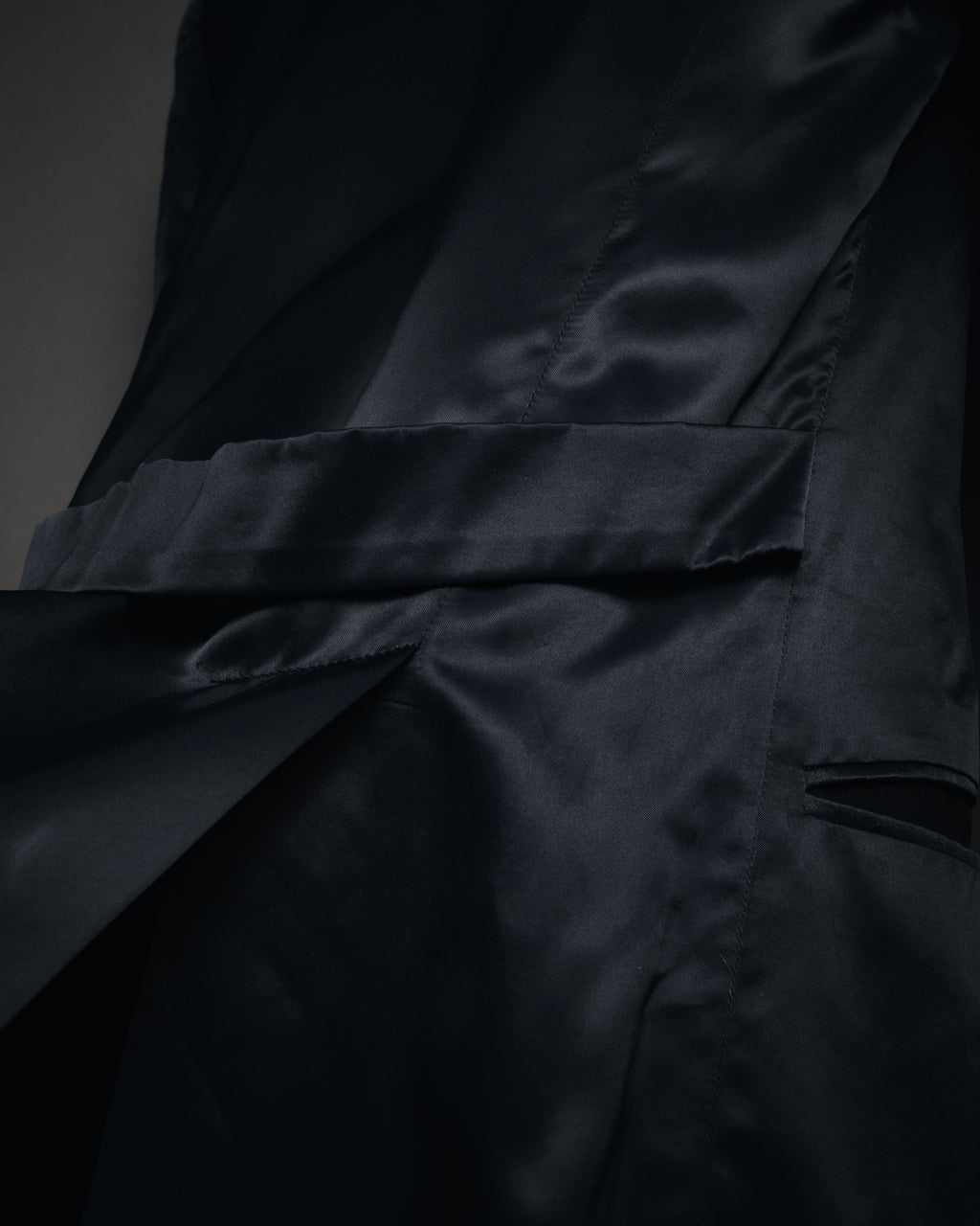 "BALENCIAGA.PARIS" 2008-2009 Sculptural satin shawl collar tuxedo jacket