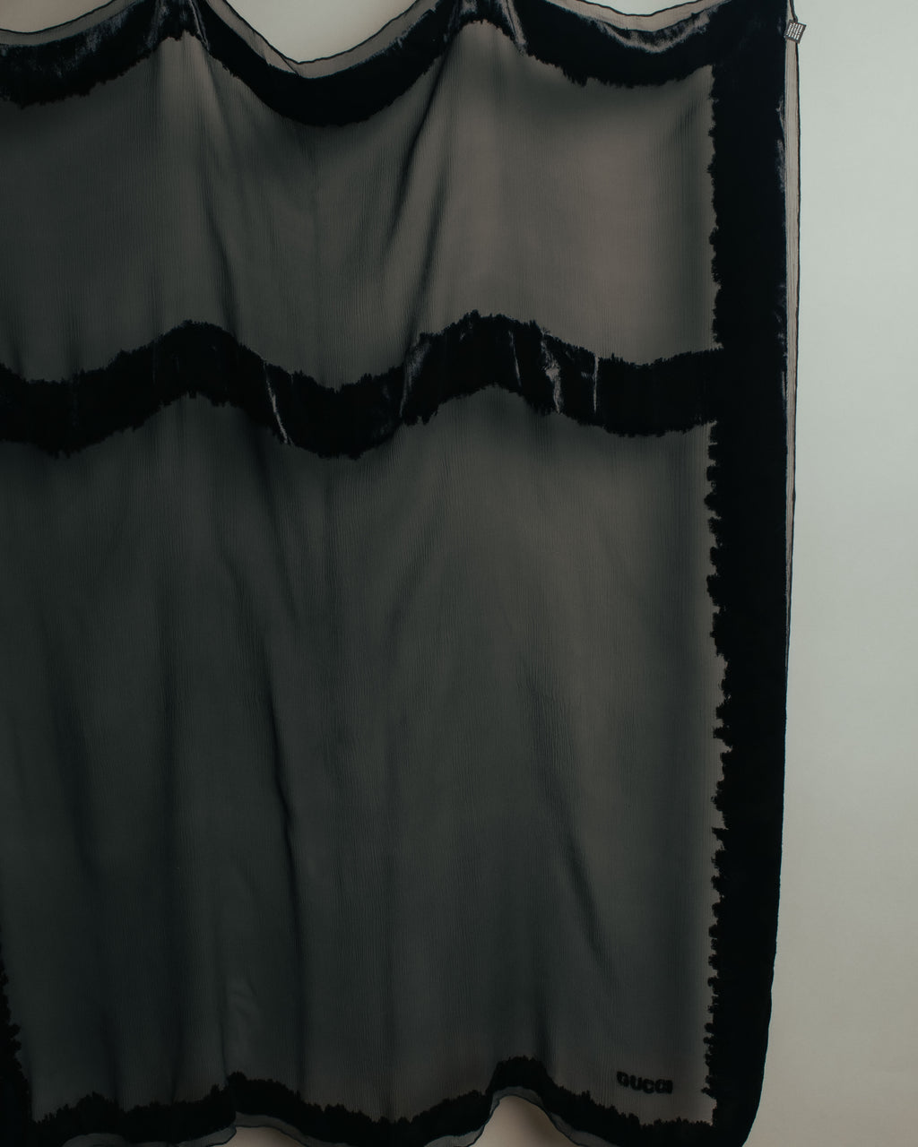 “GUCCI” 90’s-00’s Sheer velvet trimmed silk blend stole