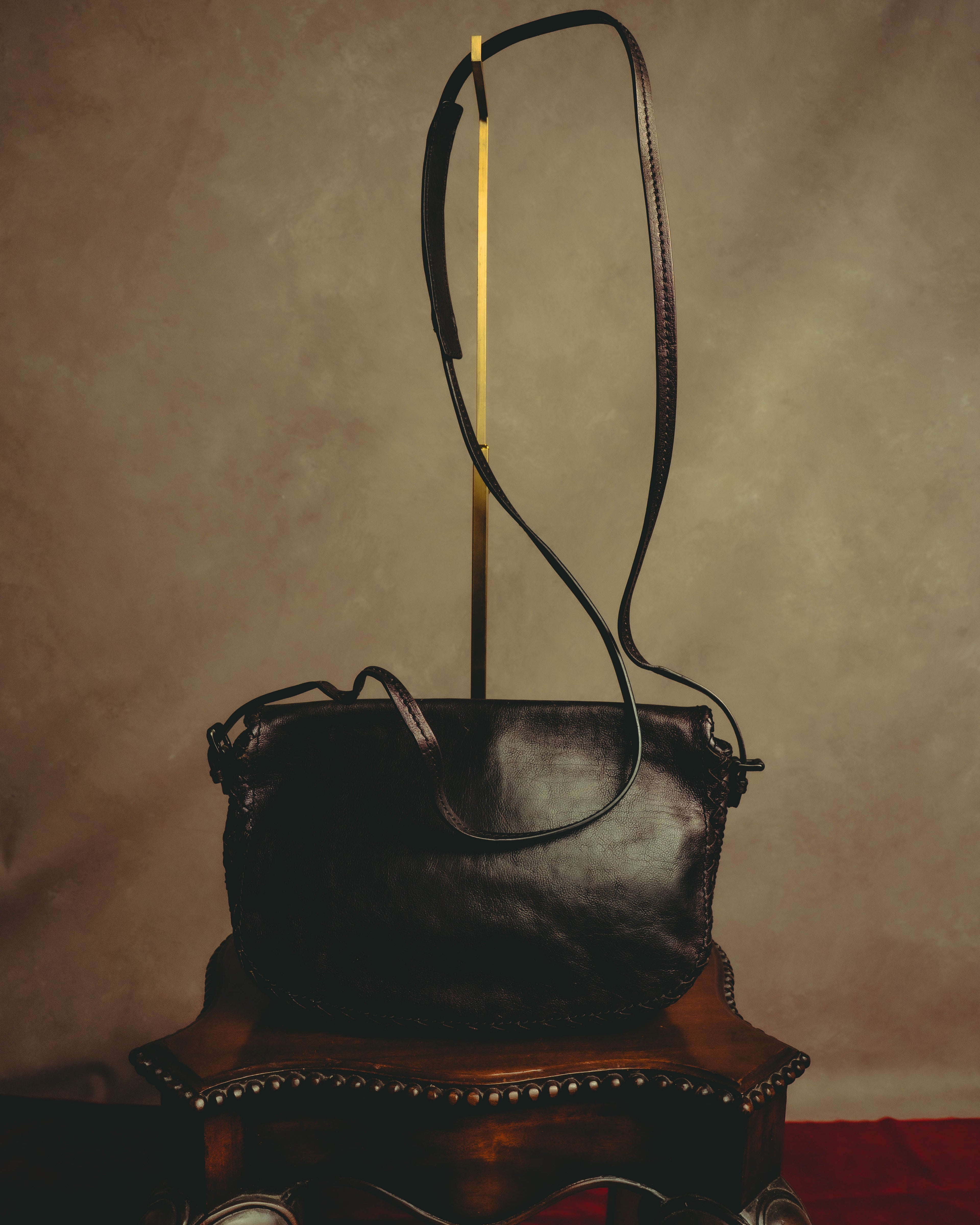 “BOTTEGA VENETA” 10’s Iridescent calfskin intrecciato trim crossbody bag