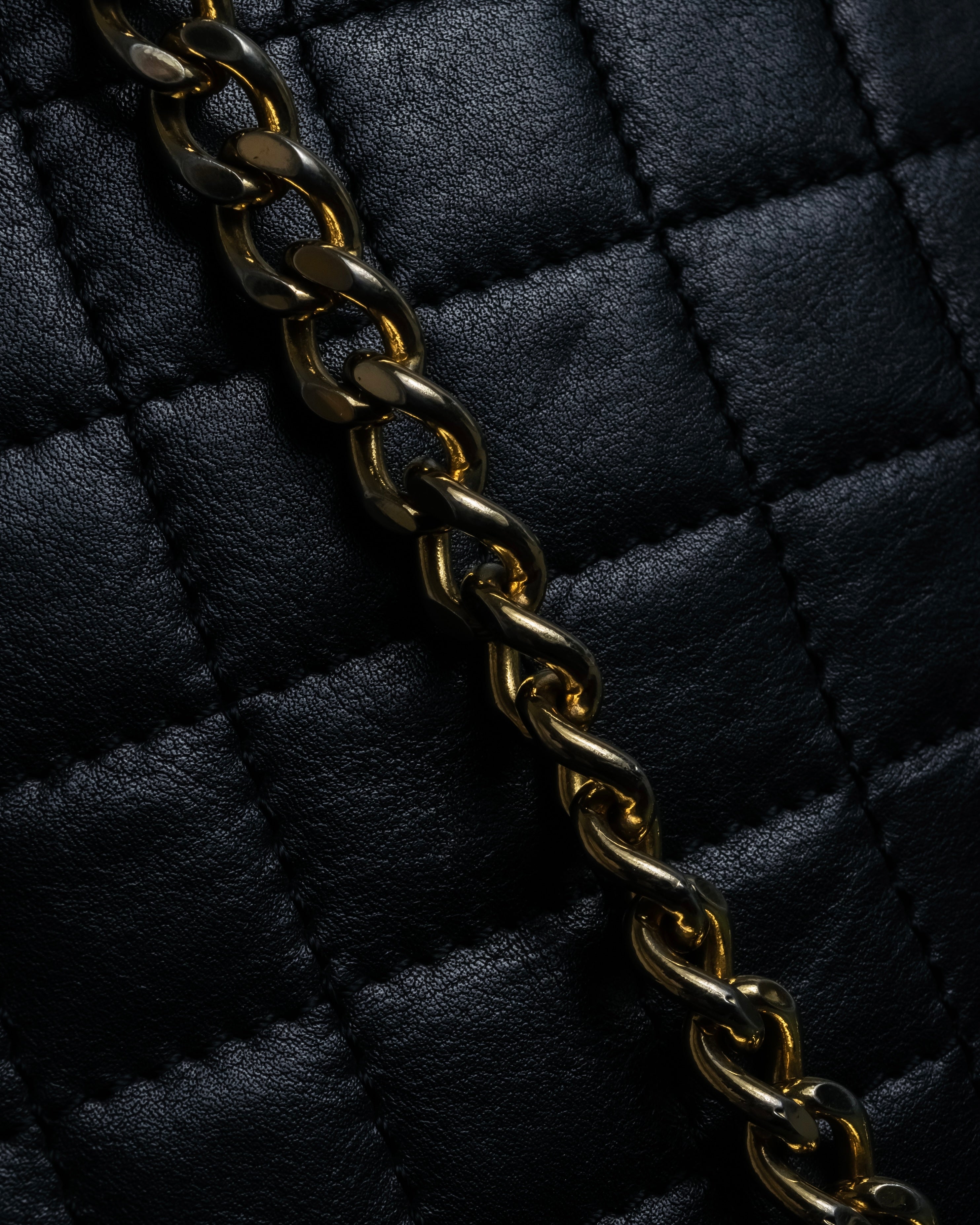 "CELINE" 80's-90's Crest metal fittings design quilted leather bag