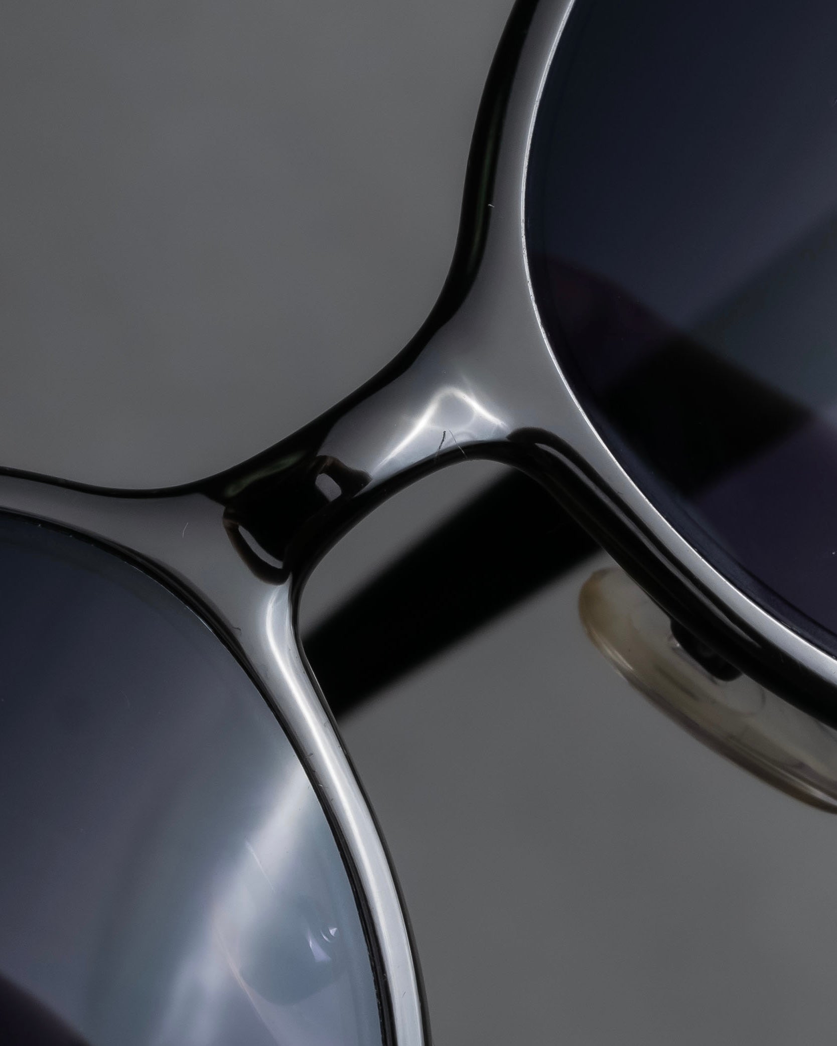 "LOEWE" Anagram logo engraved oval sunglasses