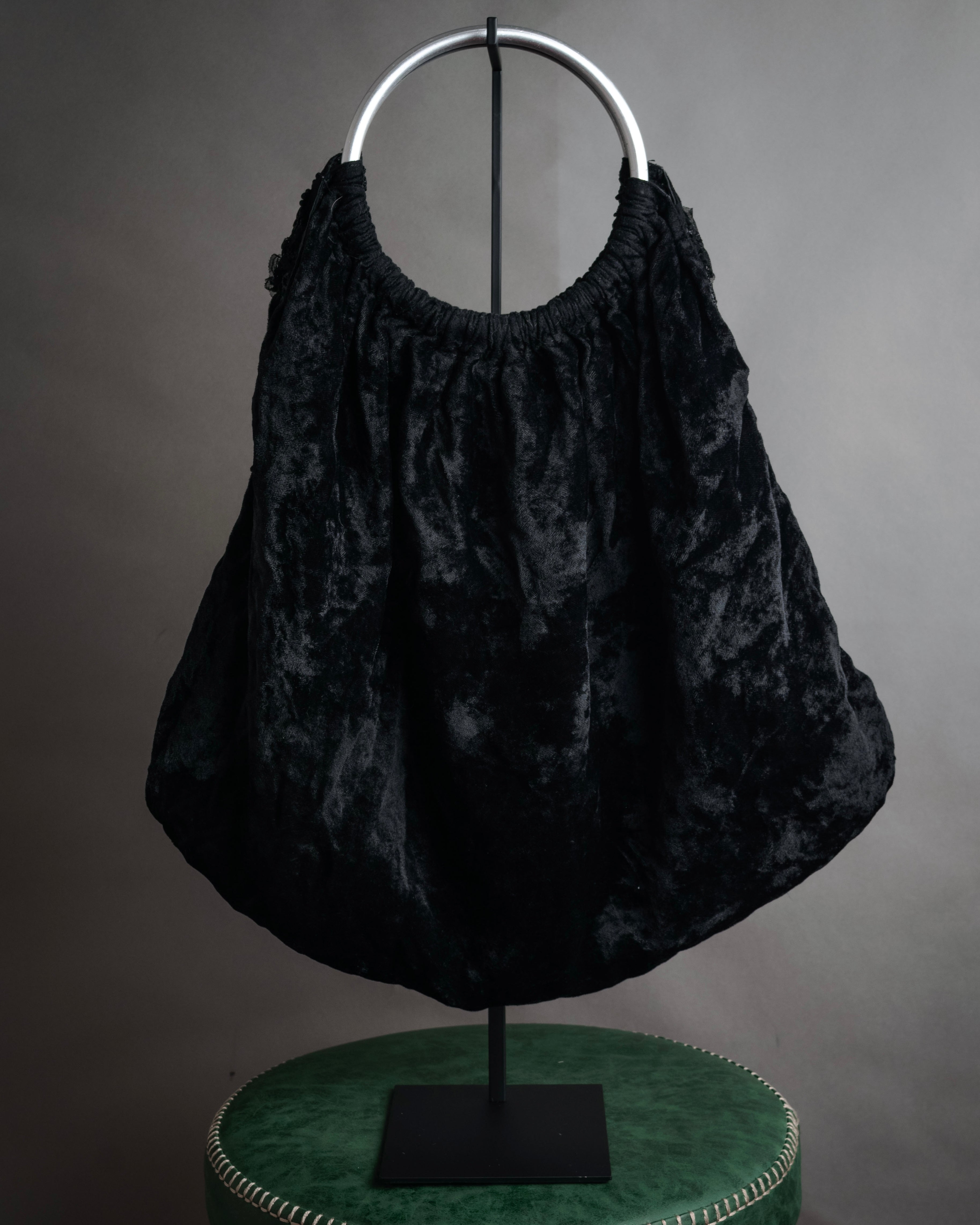 “COMME des GARÇONS” 2005 AW Velvet lace circle handle bag