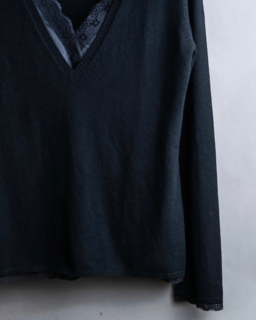 "DOLCE & GABBANA" Lace layered design V-neck knit