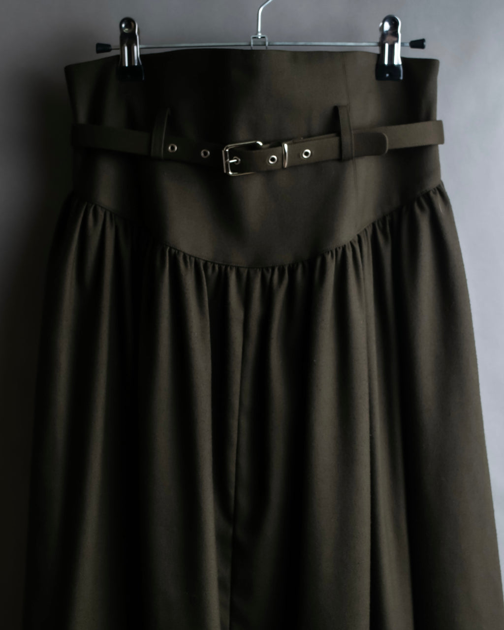 "SUPPORT SURFACE" Belted gather design flare long skirt