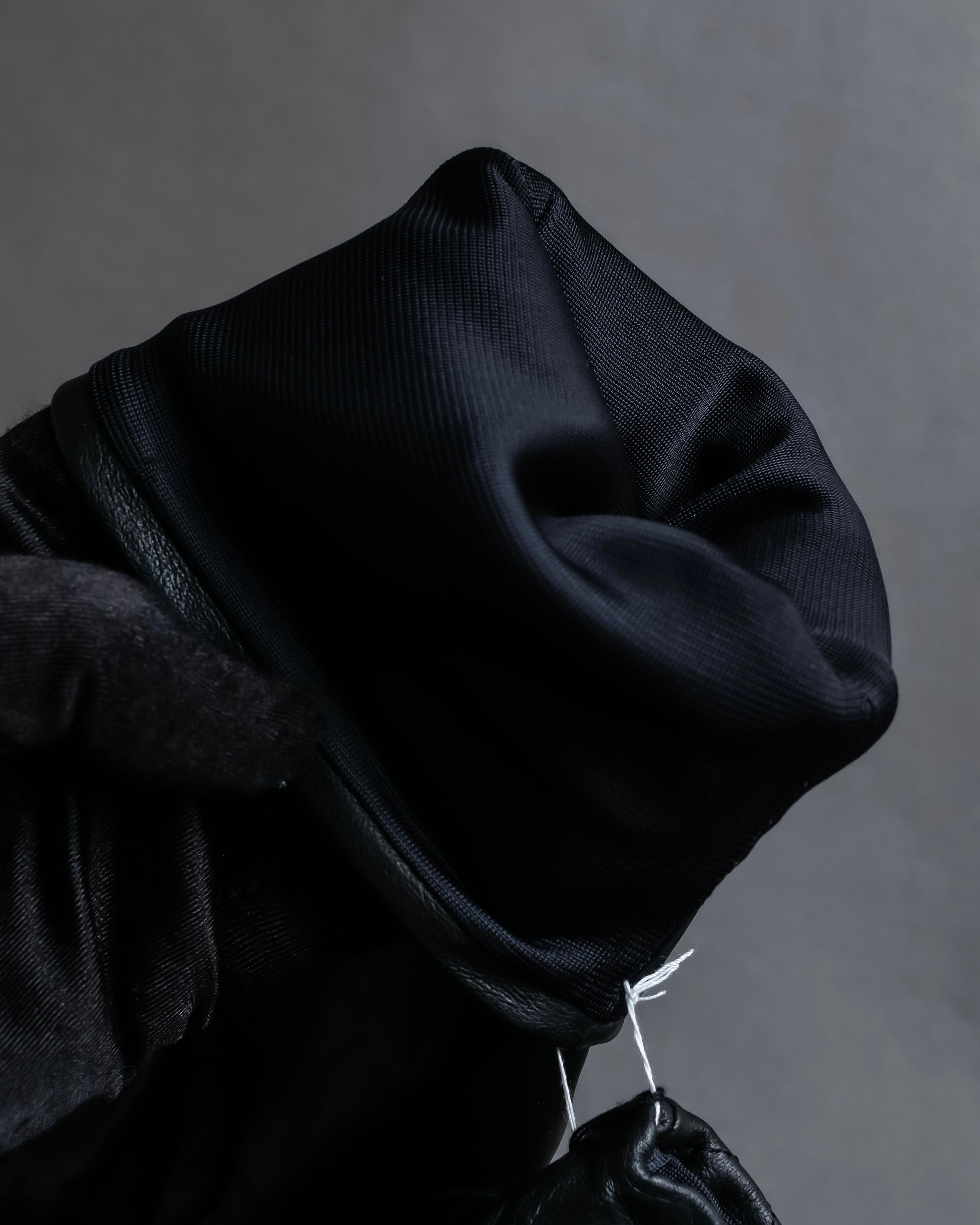 "Pierre Cardin" Belt buckle design quilted leather gloves