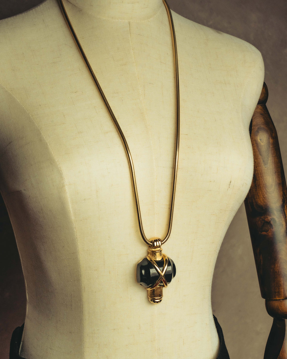 "Christian Dior" 1974 Sculptural black pendant necklace