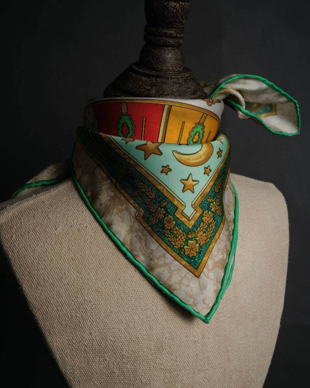 “HERMÈS” 90’s gloria soli carrè silk scarf