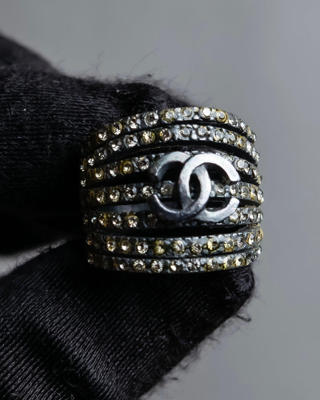 "CHANEL" 97AW Karl Lagerfeld double C logo rhinestone design ring