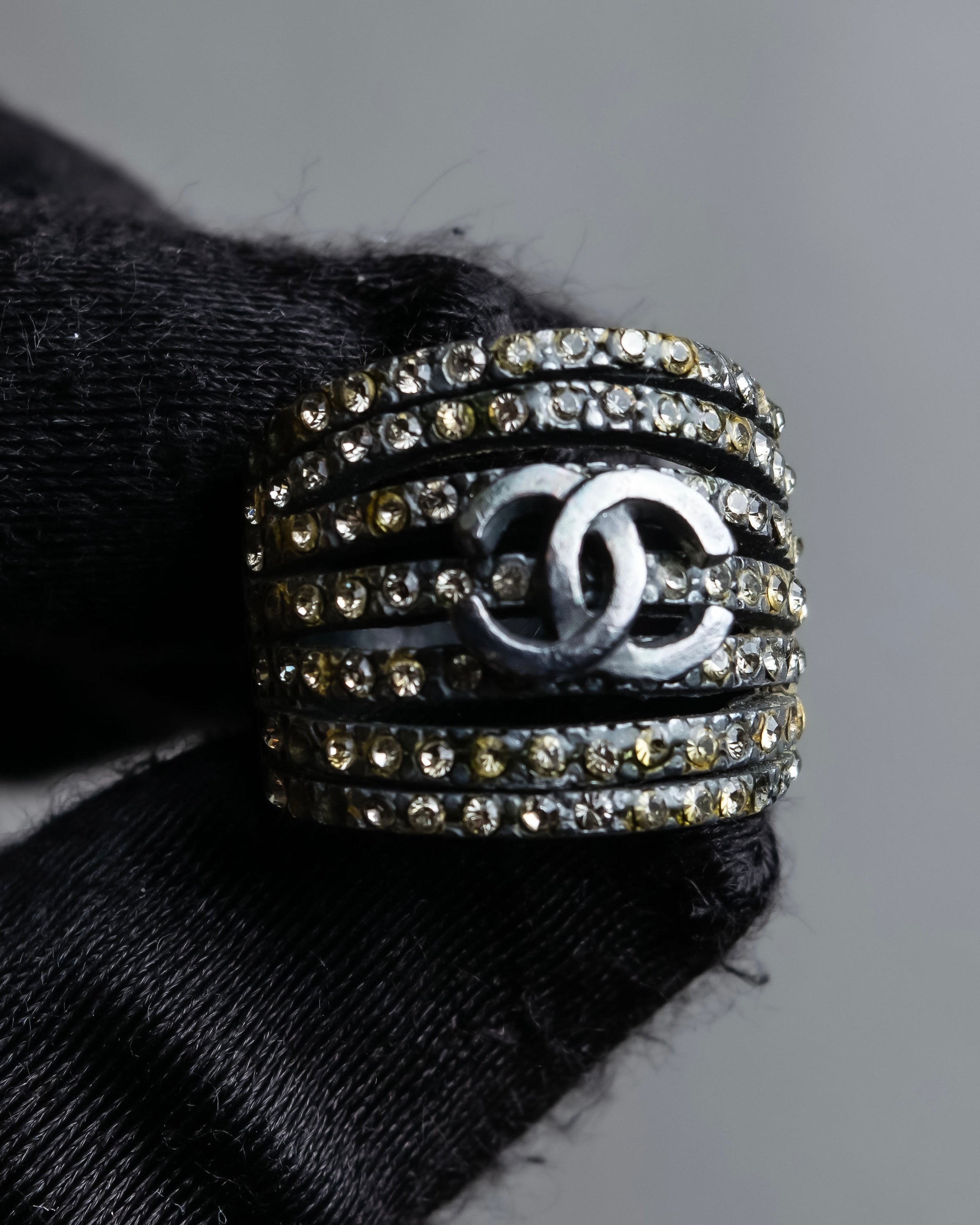 "CHANEL" 97AW Karl Lagerfeld double C logo rhinestone design ring