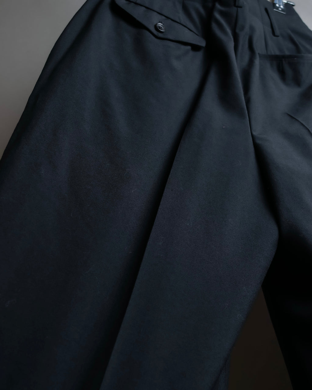 "COMME des GARCONS" Ruffle & tulle asymmetrical docking sarouel slacks