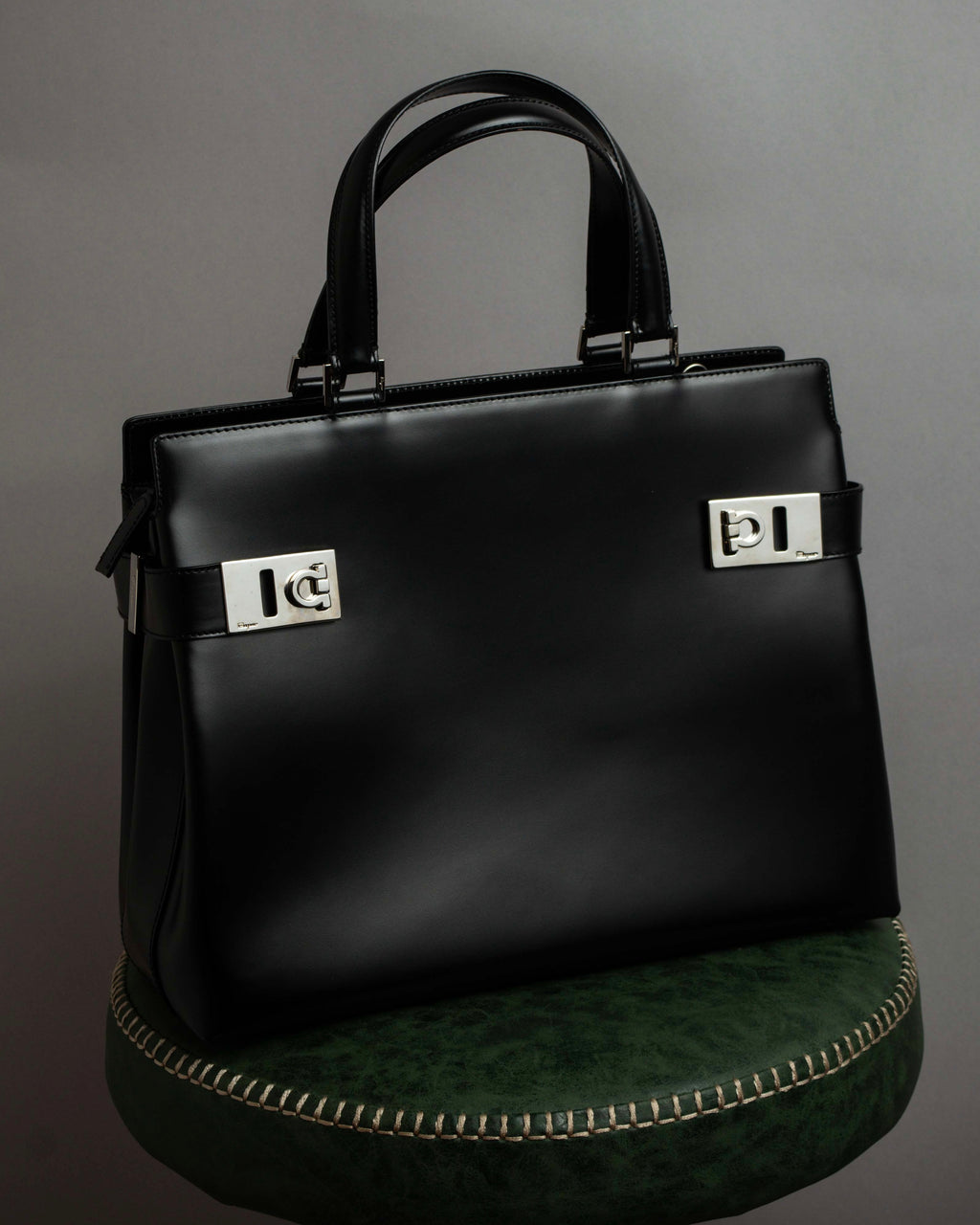 "Salvatore Ferragamo" Gancini motif both sides design leather hand bag