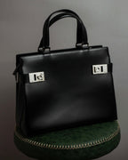 "Salvatore Ferragamo" Gancini motif both sides design leather hand bag