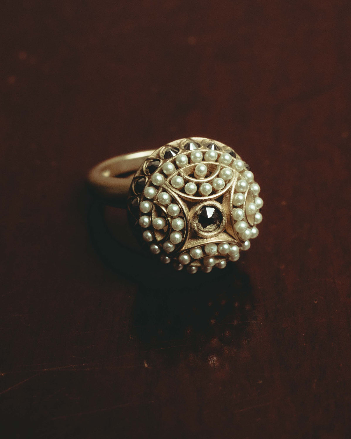 “Christian Dior” 2018-2020 Sculptural pearl and enamel dome ring