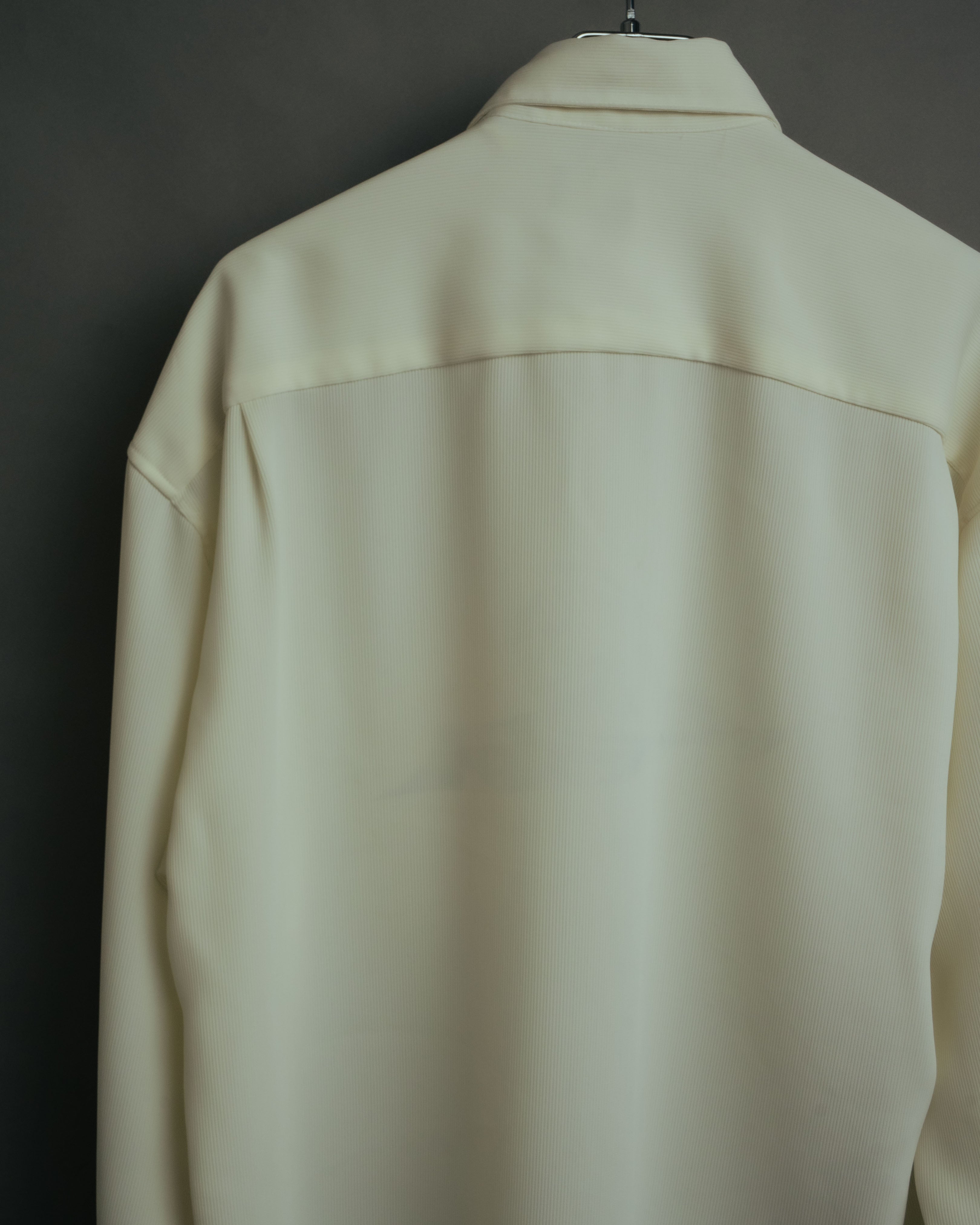 -MOOD Vintage Collections-
90’s Fine ridge ivory drape shirt