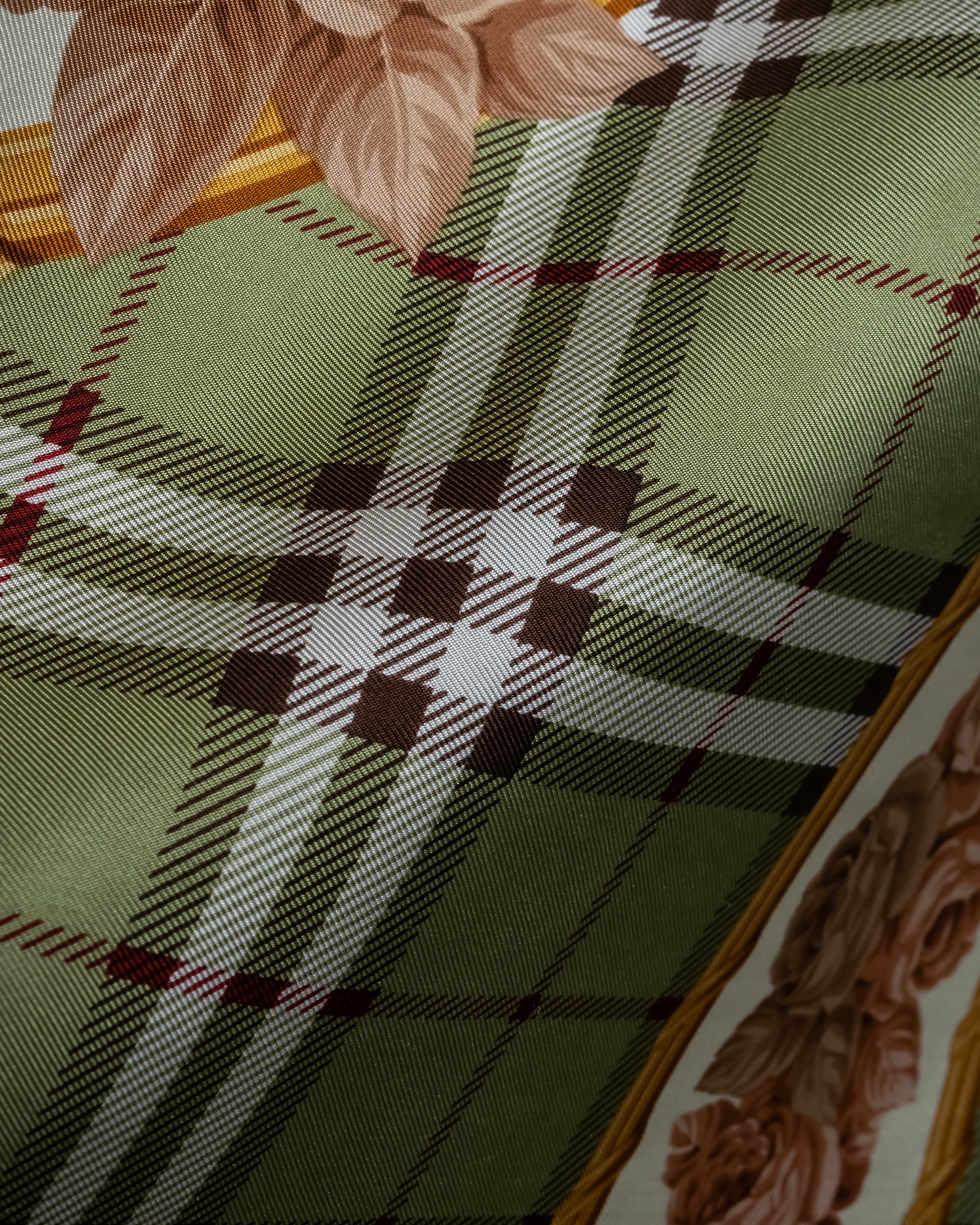"BURBERRYS" Rose motif layered check pattern silk scarf