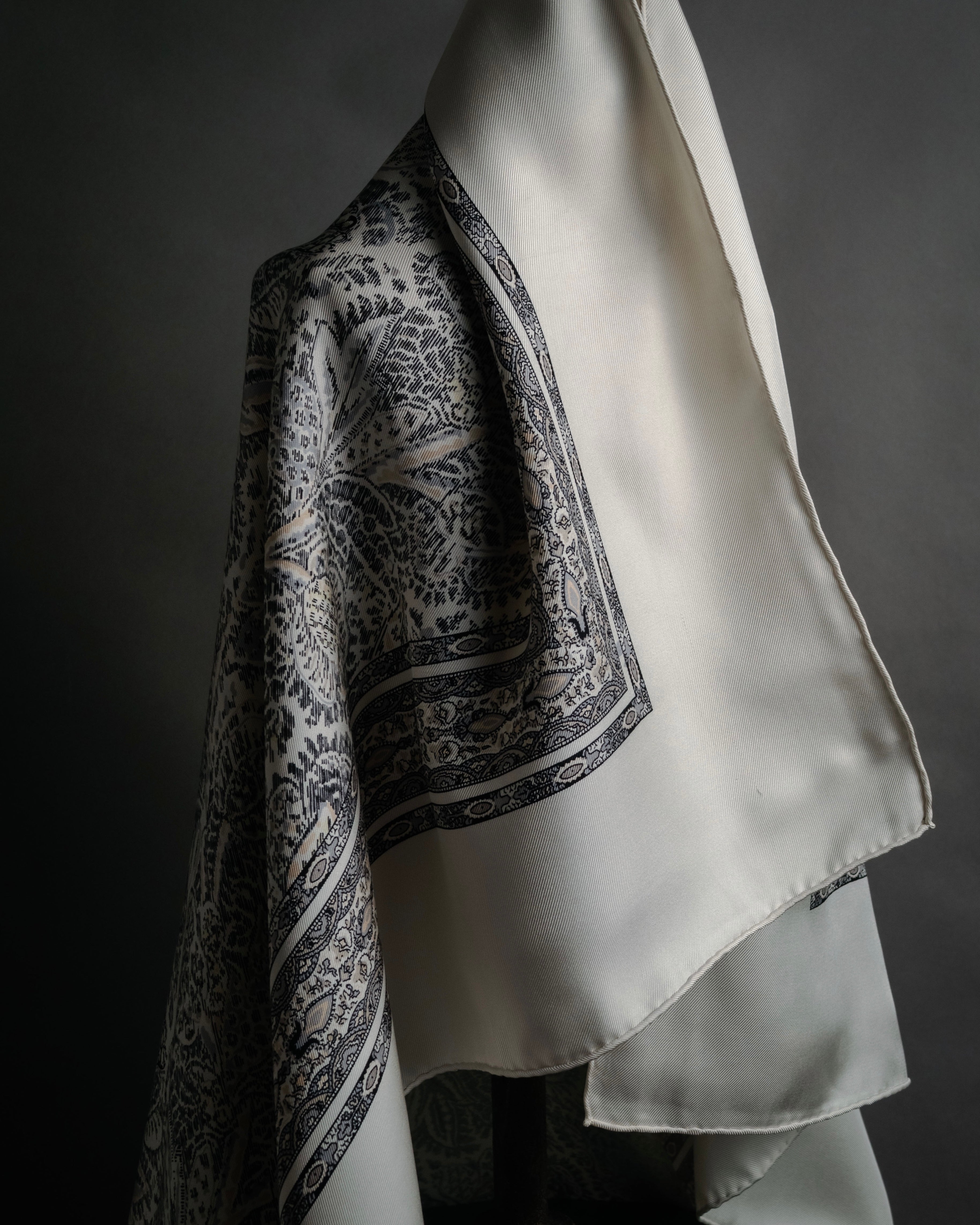 “HERMES” 1995–2005 Paisley botanical silk twill carré scarf