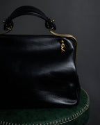 "Roberta Di Camerino" Logo motif charm design modern doctor bag