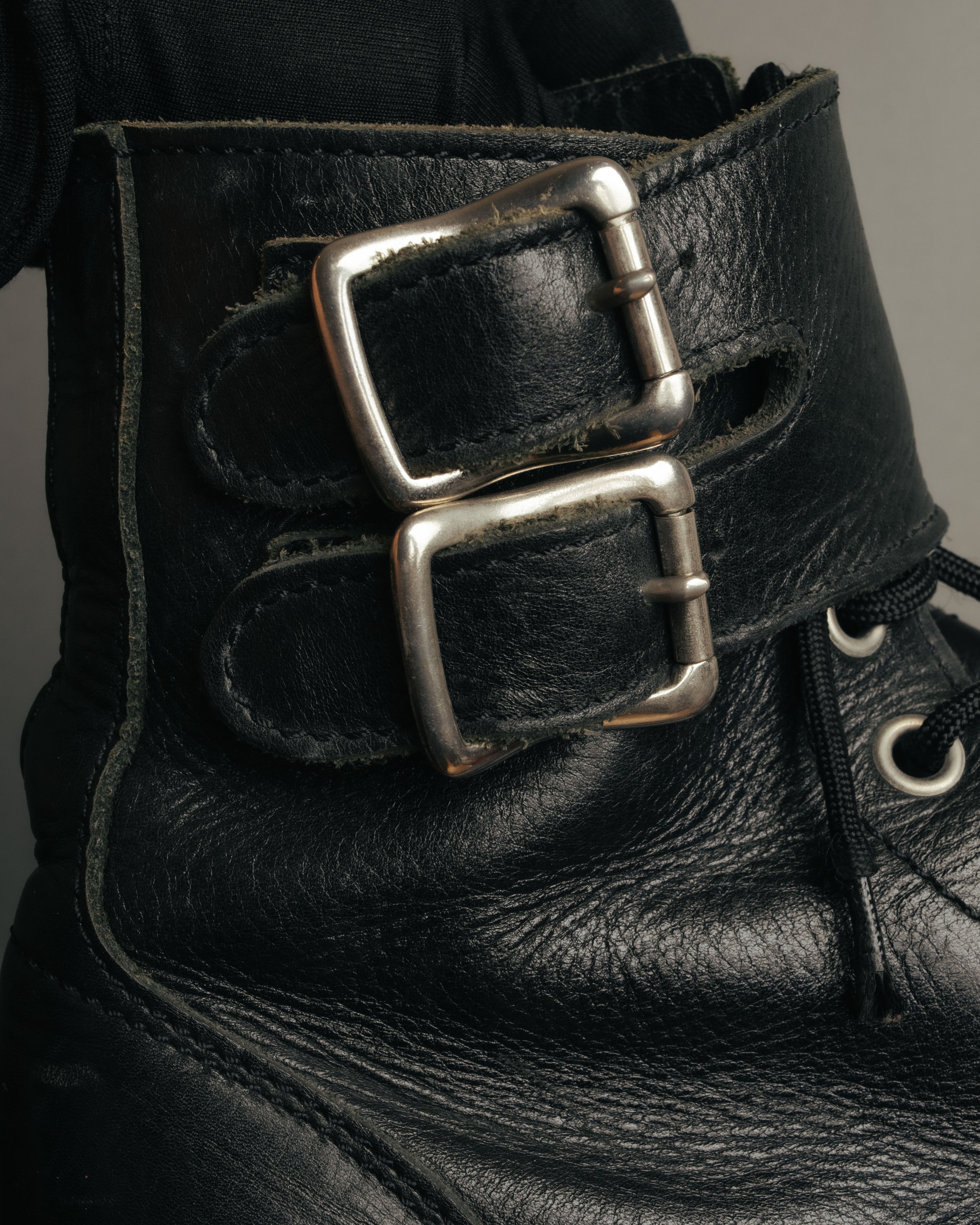 “COMME des GARÇONS HOMME”
00’s-10’s Double buckle leather combat boots