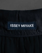 "ISSEY MIYAKE" Ribbon belt design pleats skirt