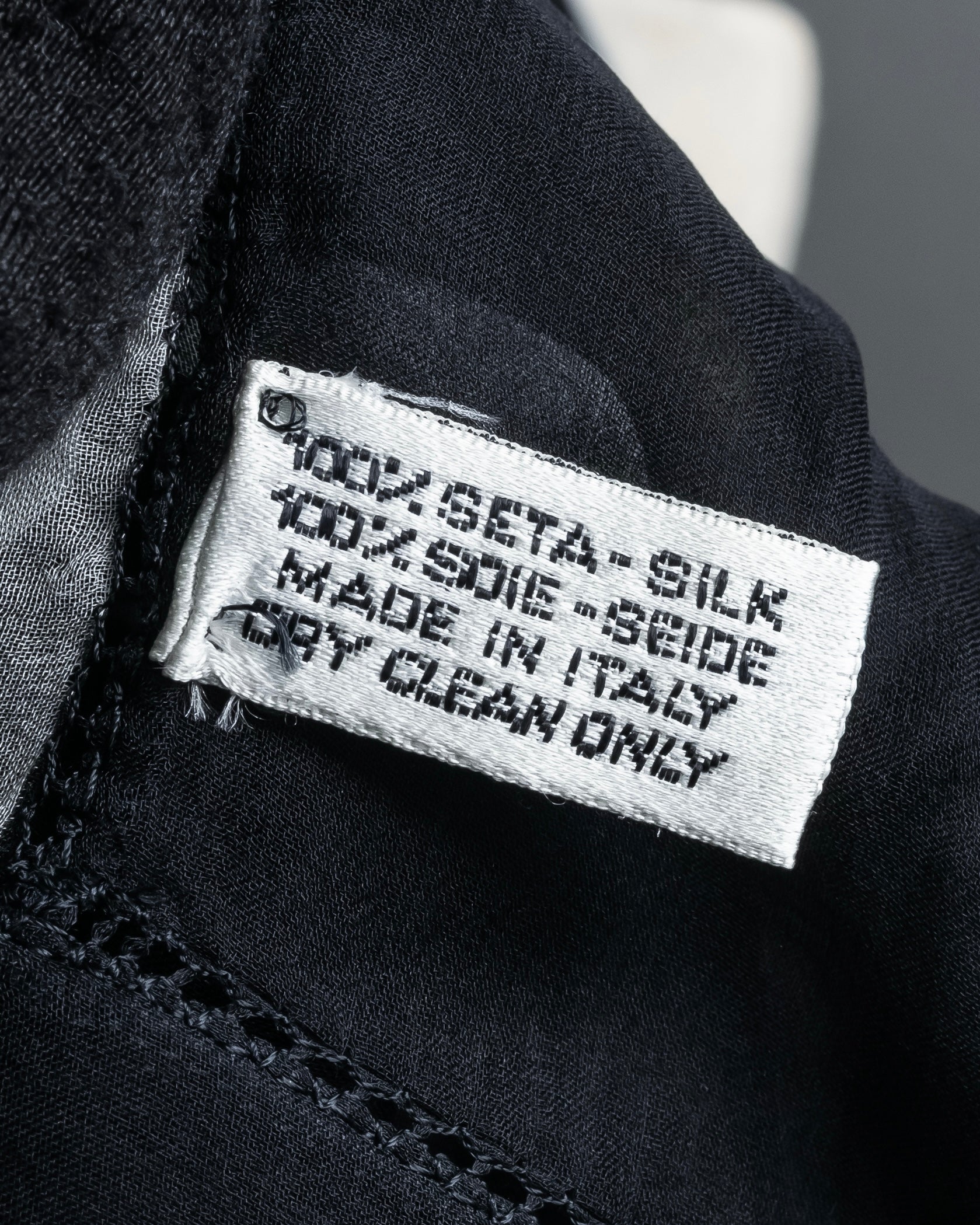 "CHANEL" Typography logo engraved large scarf