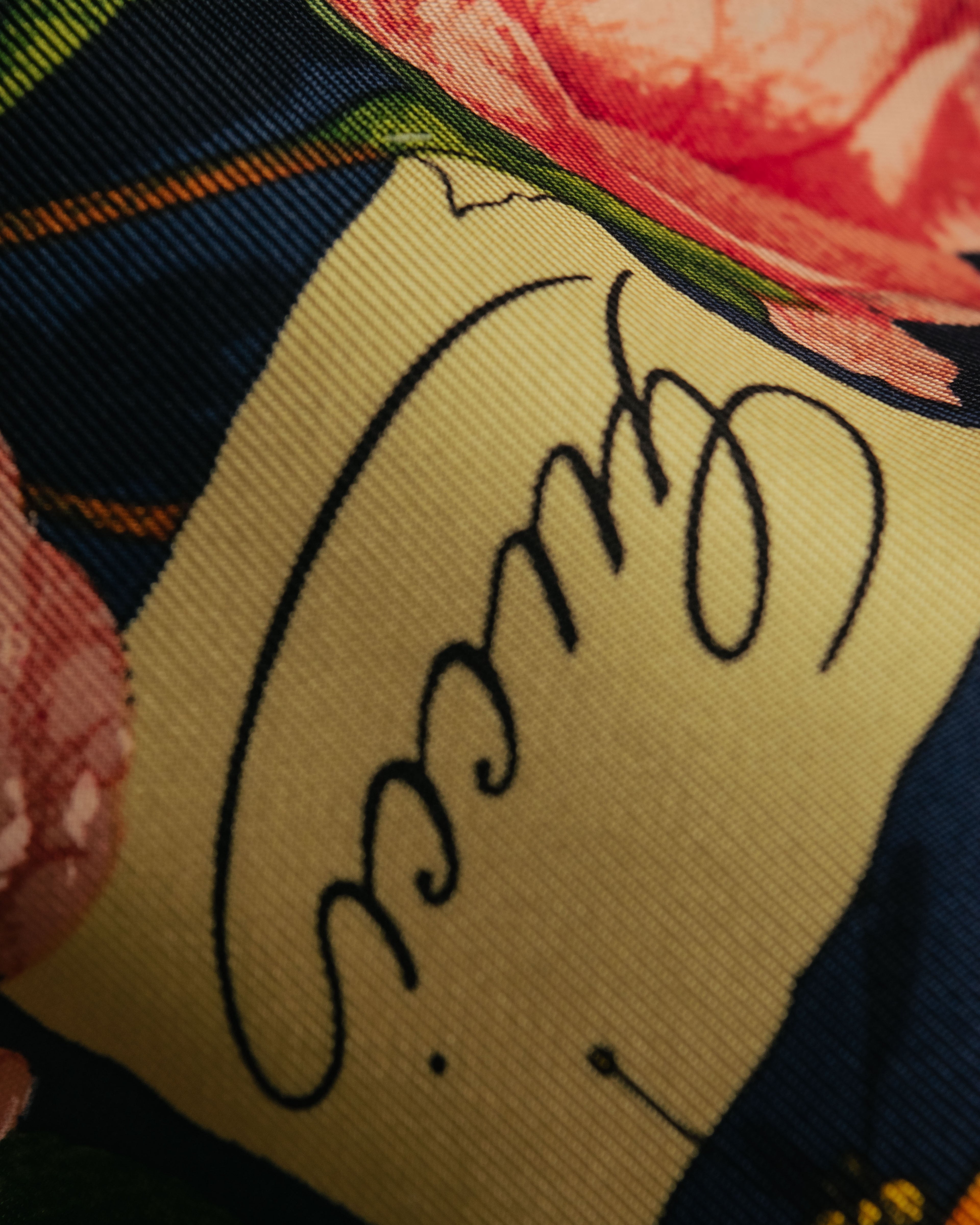 “GUCCI” 90’s-00’s Flora logo silk scarf