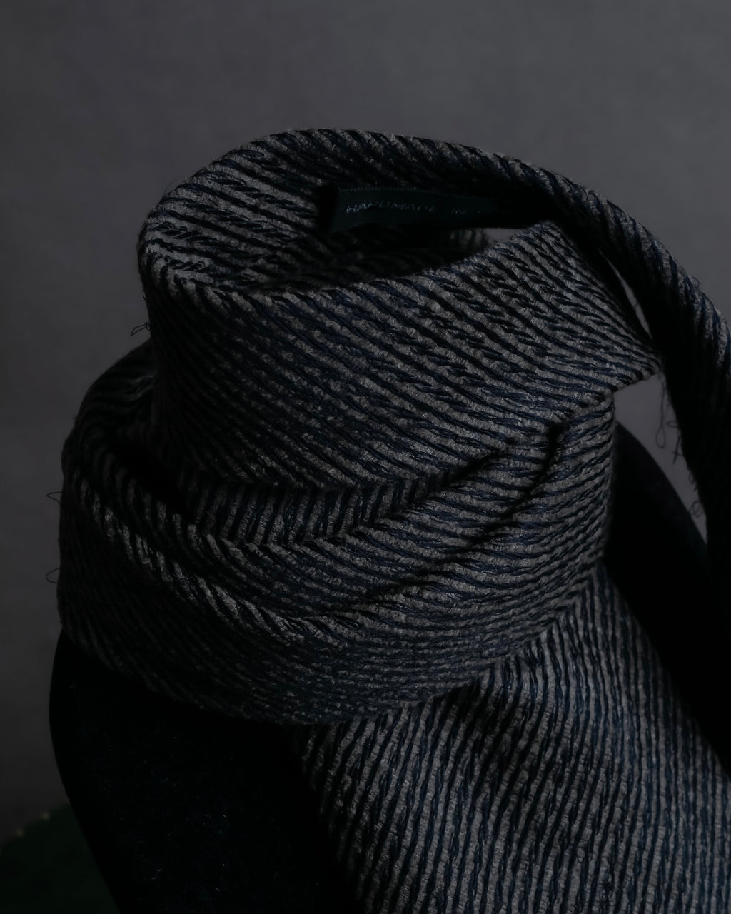 "GIORGIO ARMANI" Diagonal ridge pattern brushed necktie