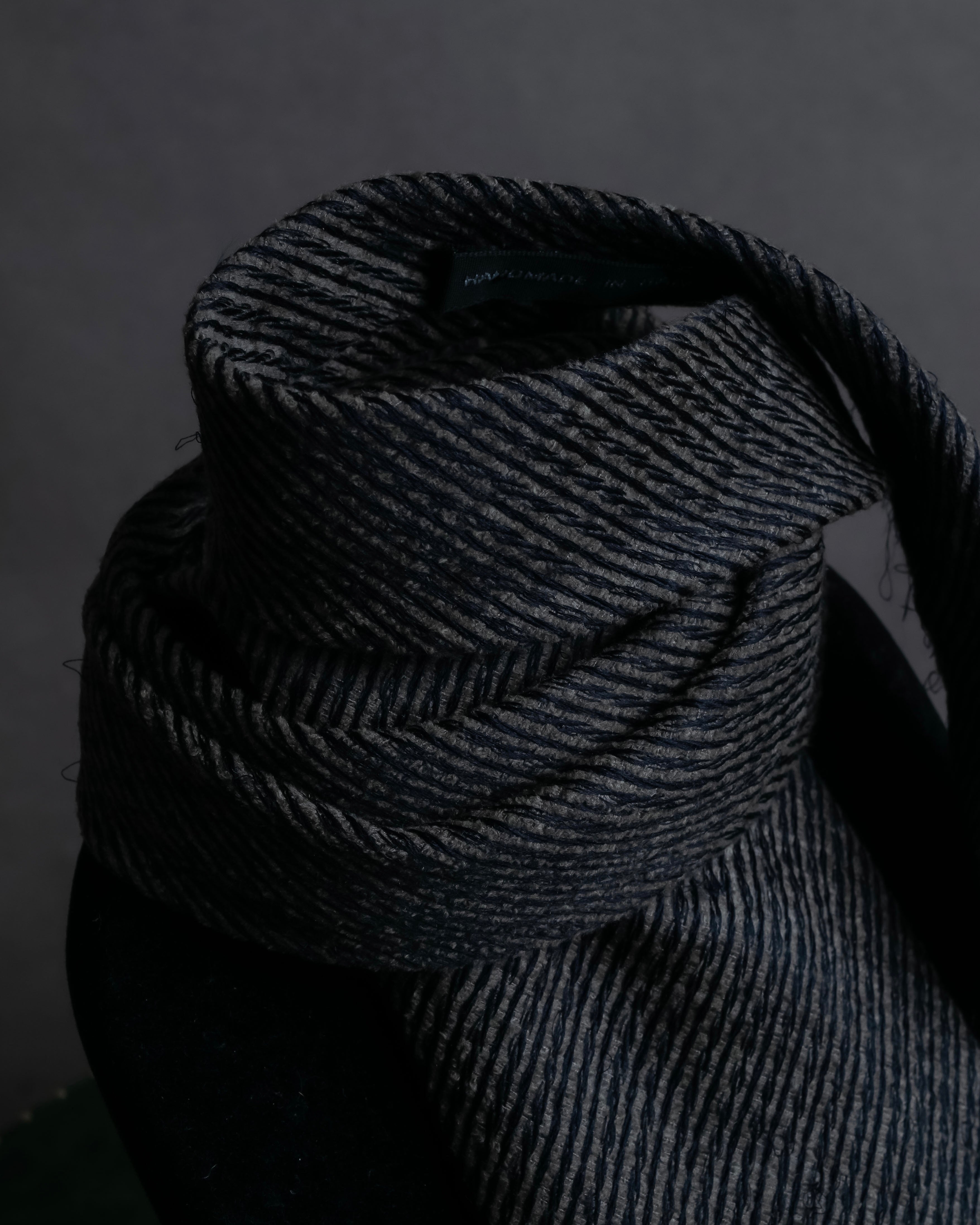 "GIORGIO ARMANI" Diagonal ridge pattern brushed necktie