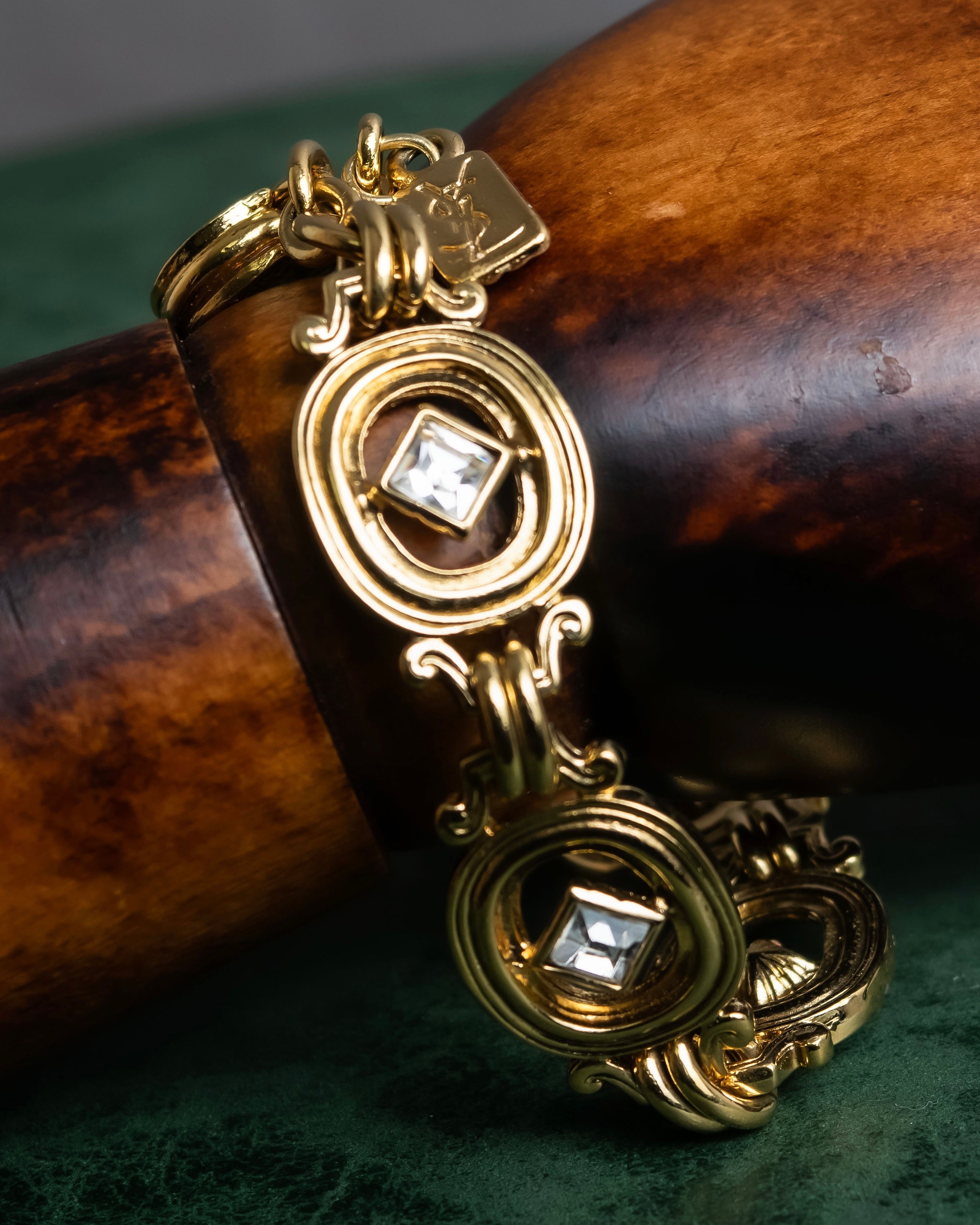 "YVES SAINT LAURENT" Art Nouveau motif gold bracelet