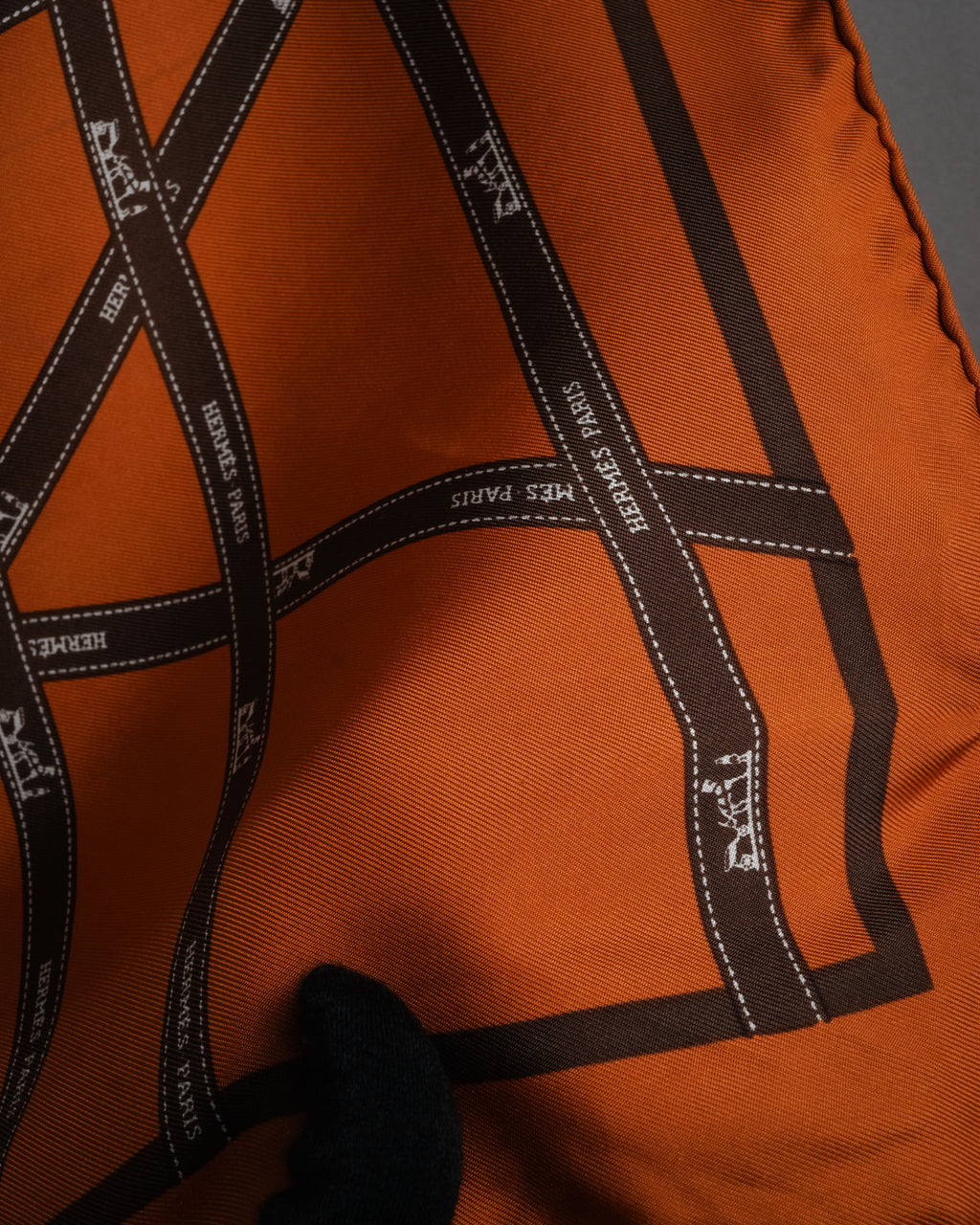 “HERMÈS” 2000-2010 Bolduc silk twill scarf